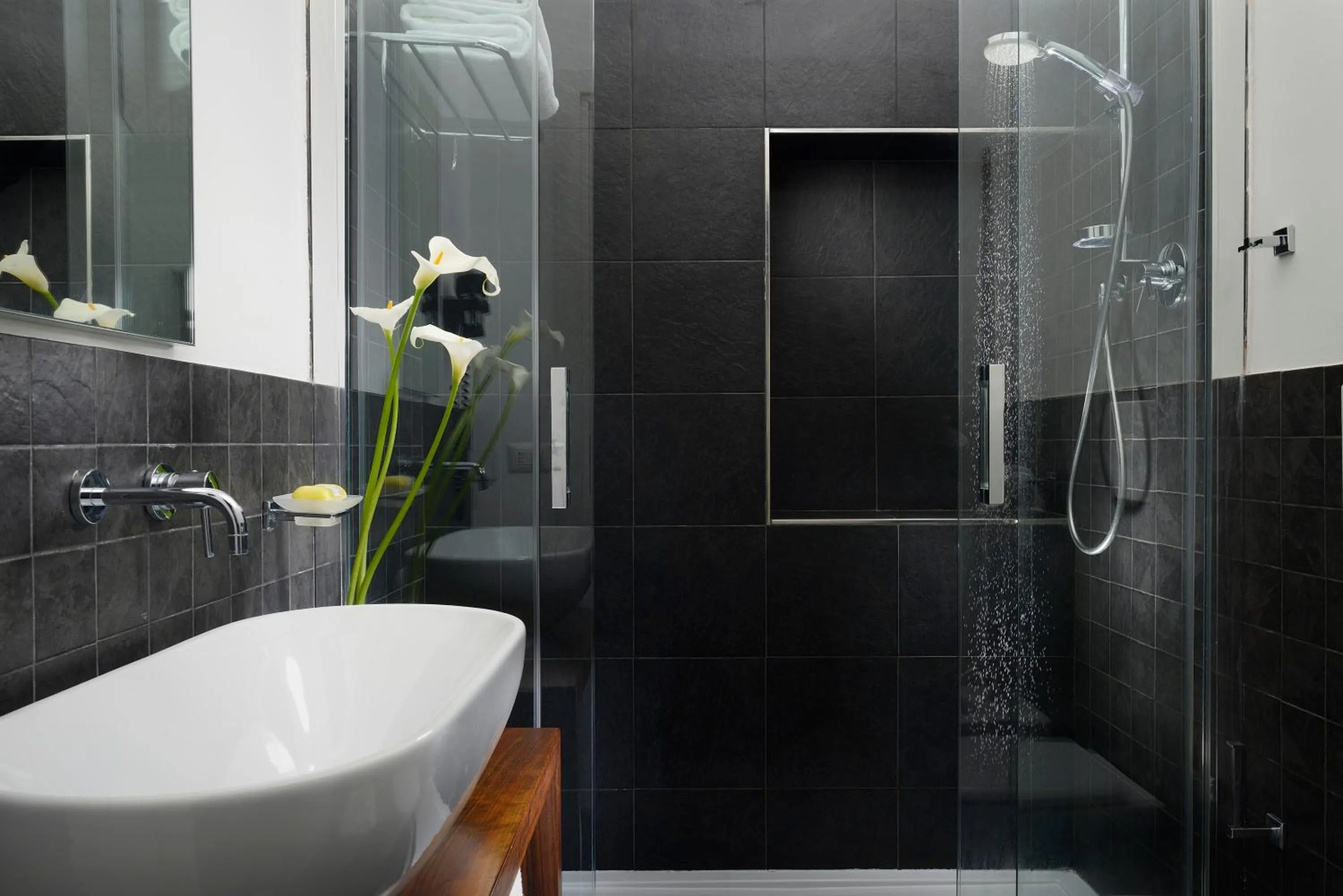 Bathroom in Hotel La Playa