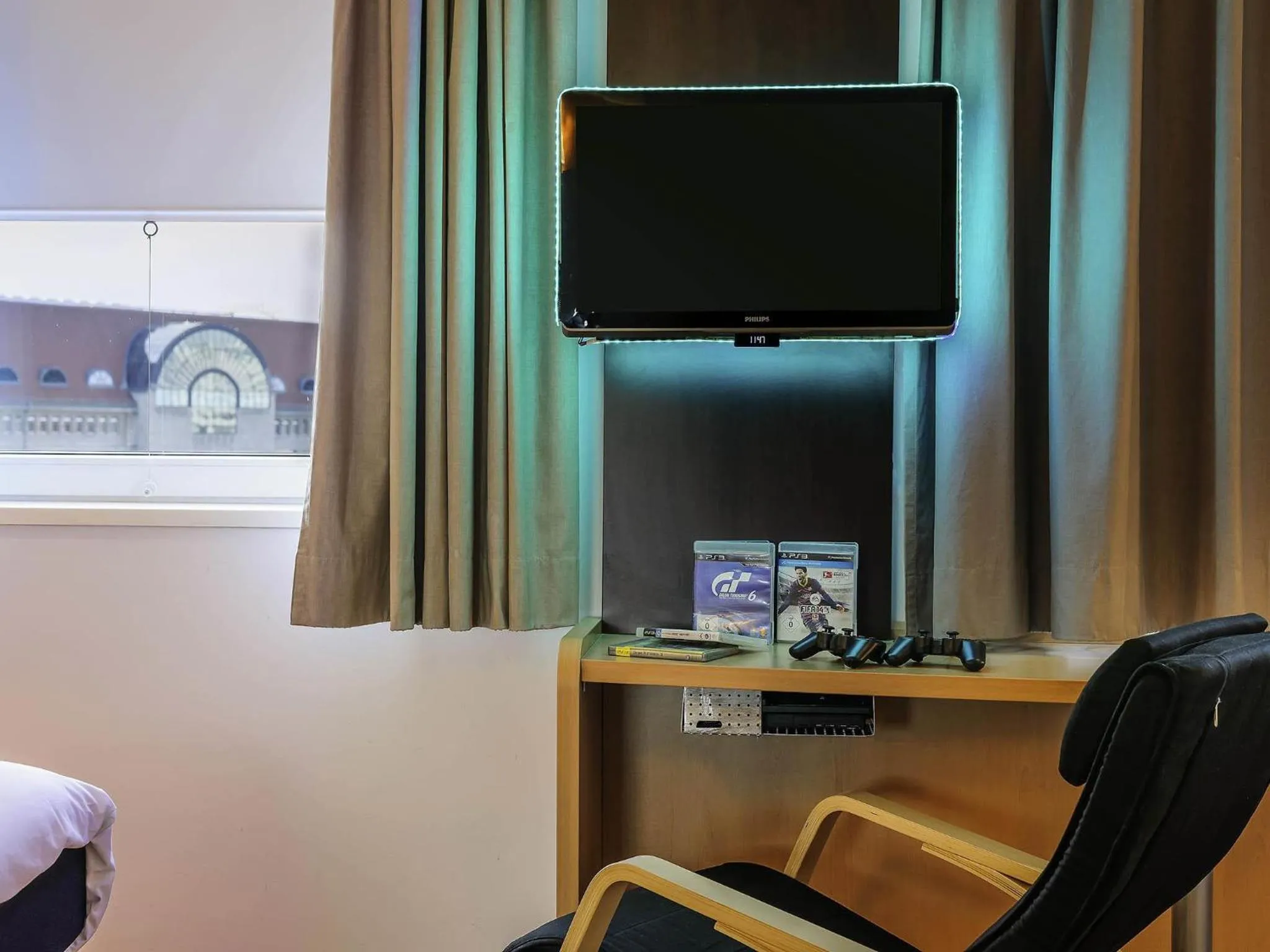 Bedroom in ibis Berlin Kurfuerstendamm