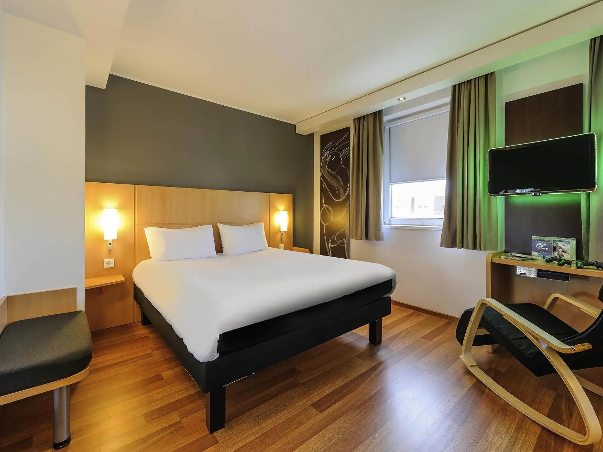 Bedroom, Bed in ibis Berlin Kurfuerstendamm