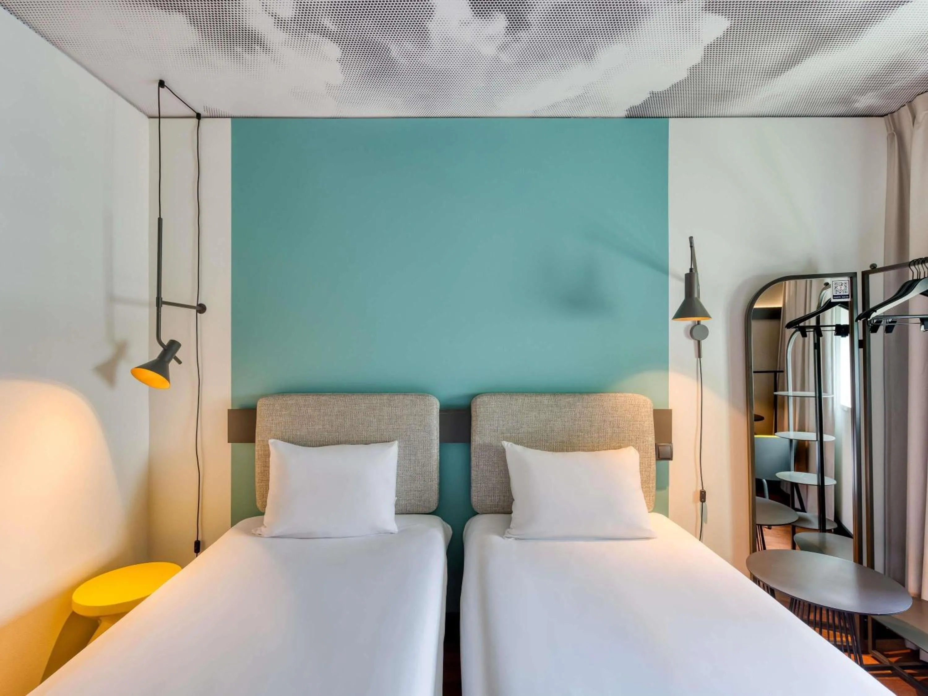 Bedroom, Bed in ibis Berlin Kurfuerstendamm