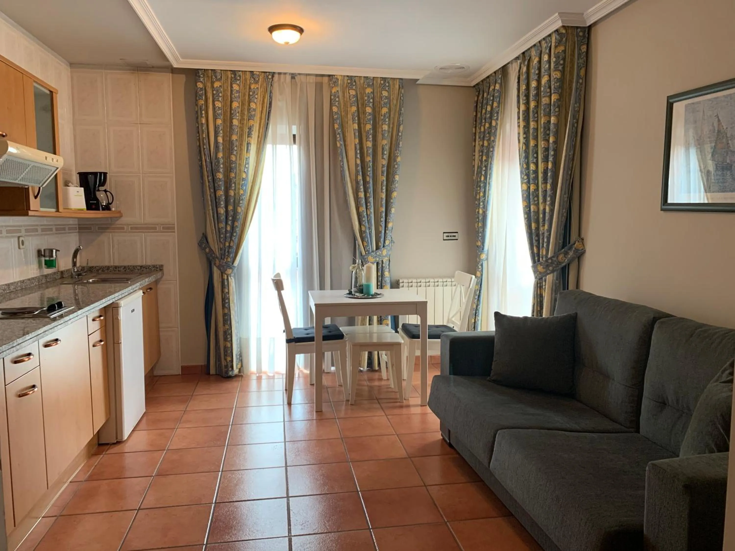 Kitchen or kitchenette in Hotel - Apartamentos Peña Santa