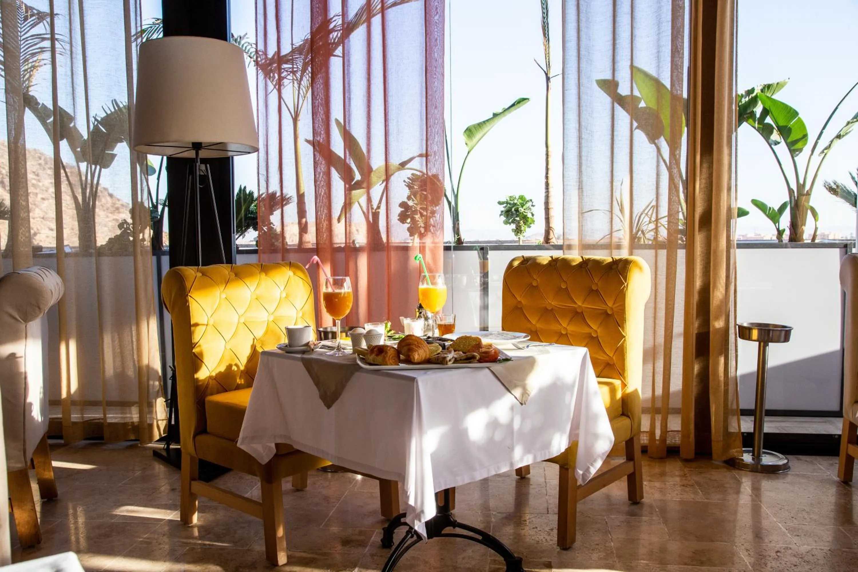 Restaurant/places to eat in Medina Loft & Spa