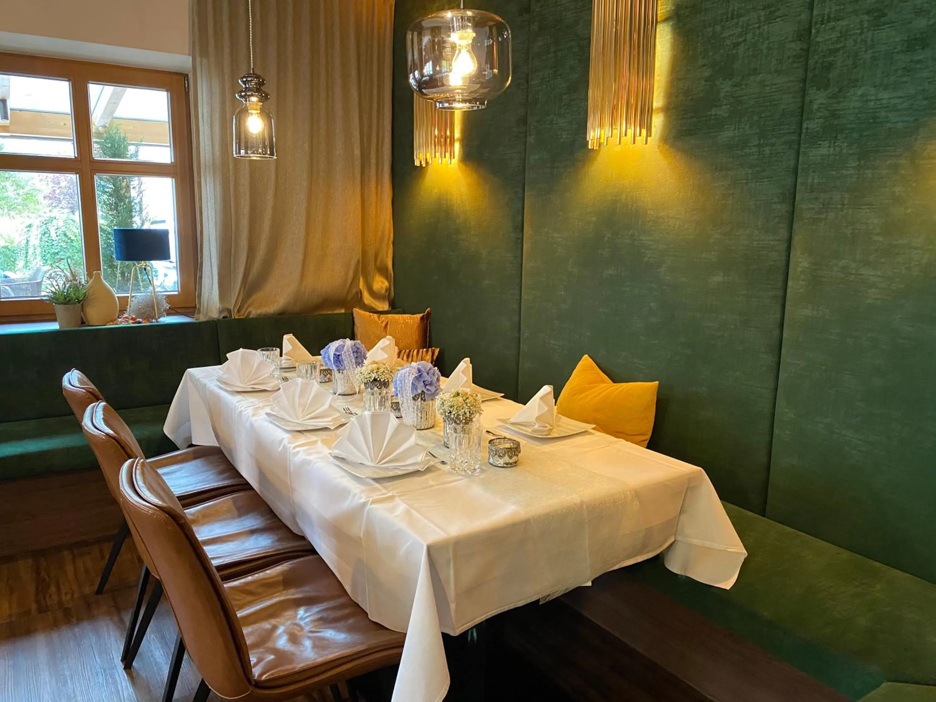 Restaurant/places to eat in La Pasta Hotel Restaurant