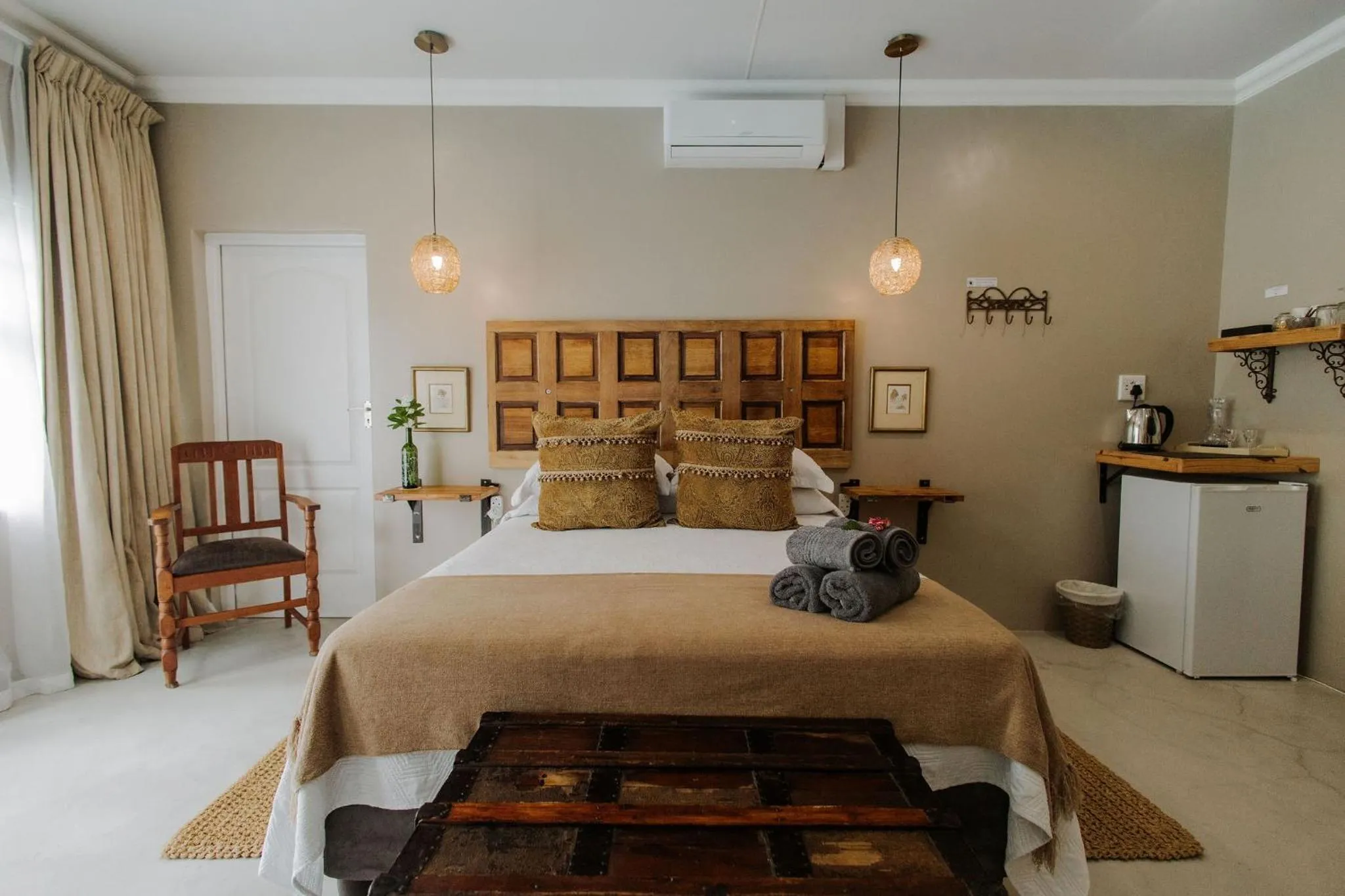 Bed in iGwalagwala Guest House