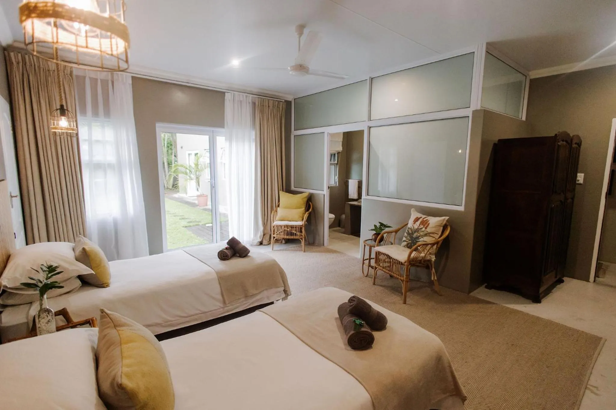 Bedroom, Bed in iGwalagwala Guest House