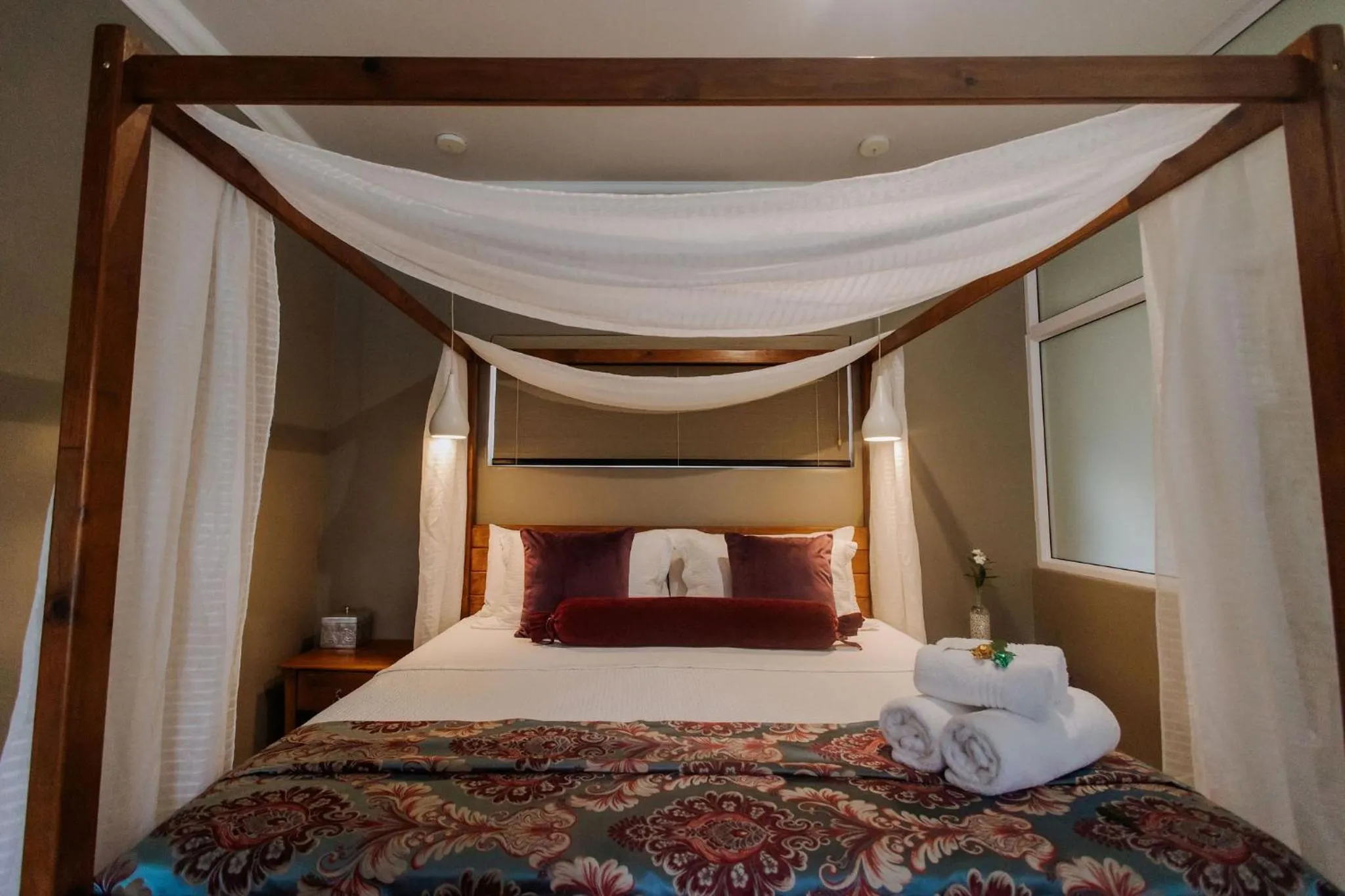 Bed in iGwalagwala Guest House