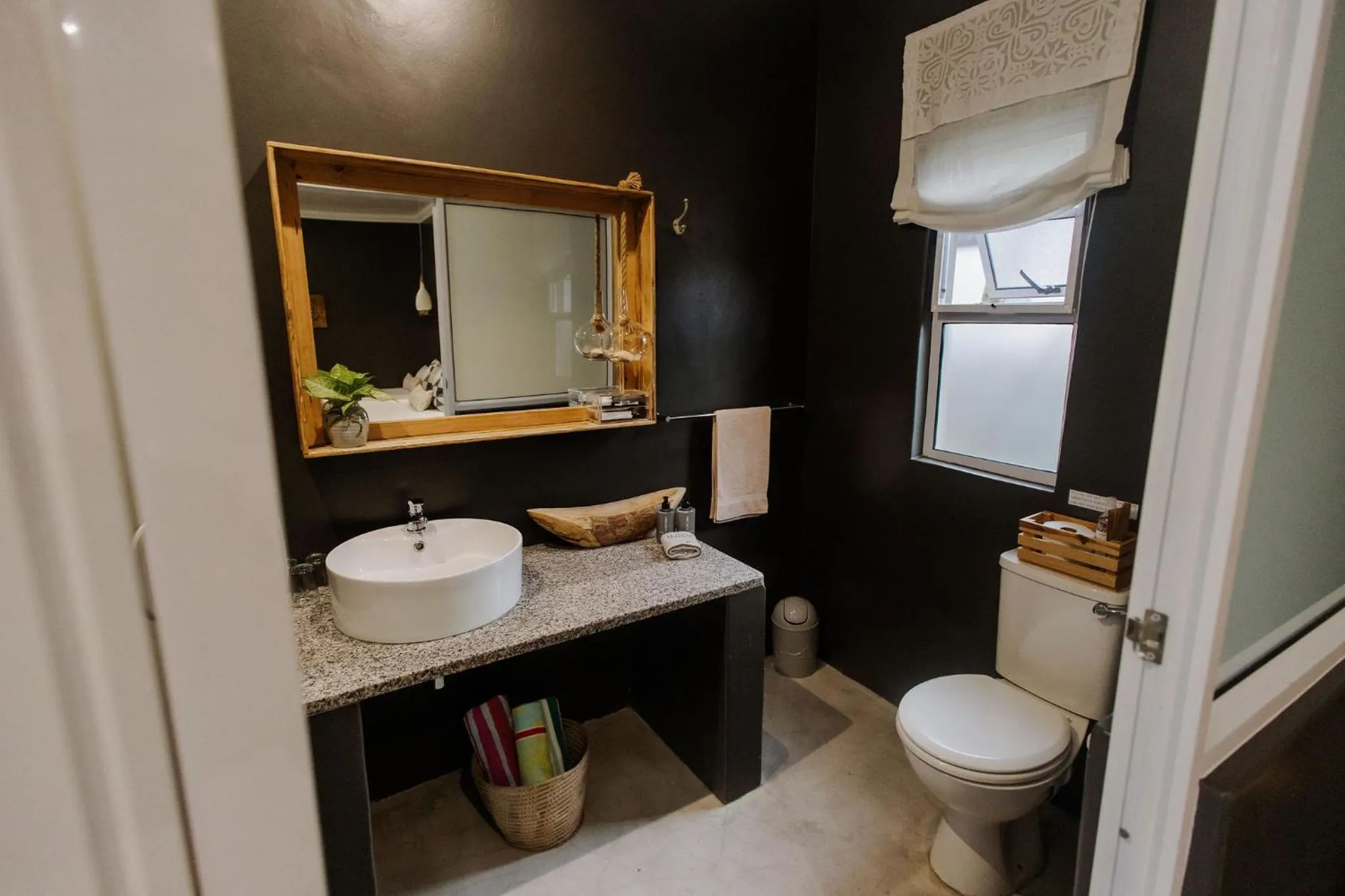 Toilet in iGwalagwala Guest House