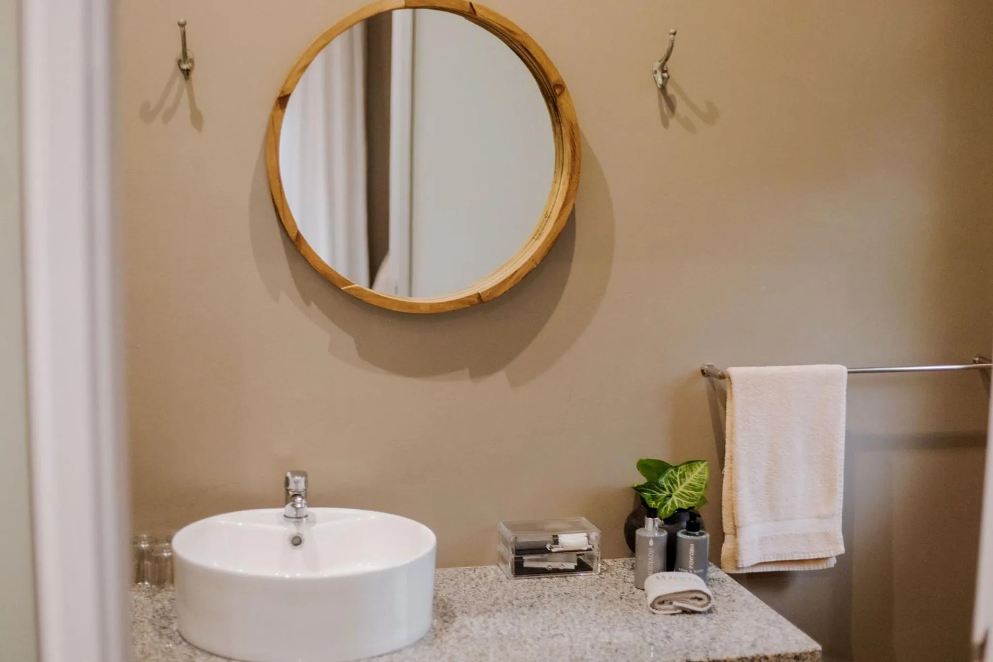 Bathroom in iGwalagwala Guest House