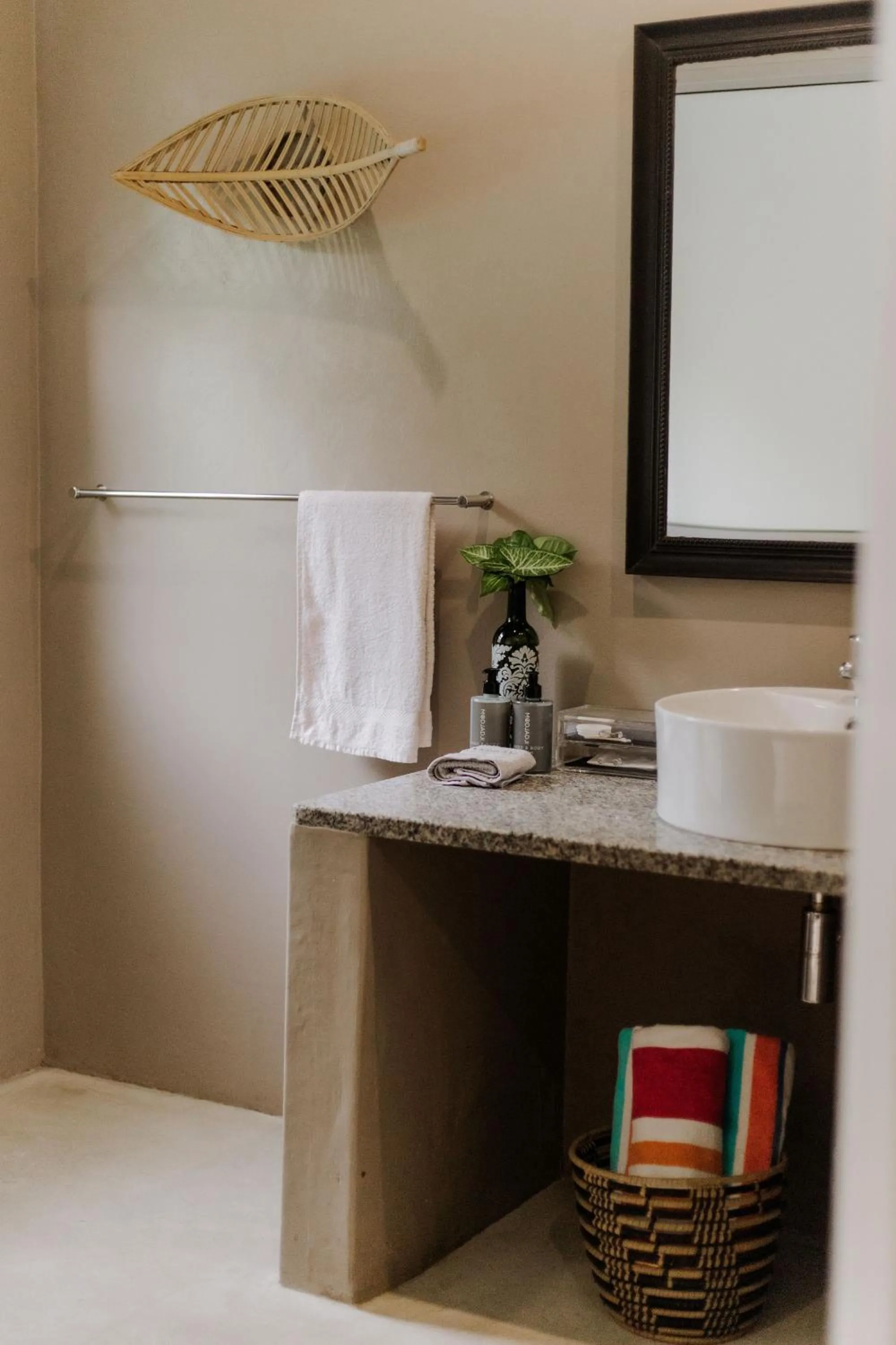 Bathroom in iGwalagwala Guest House