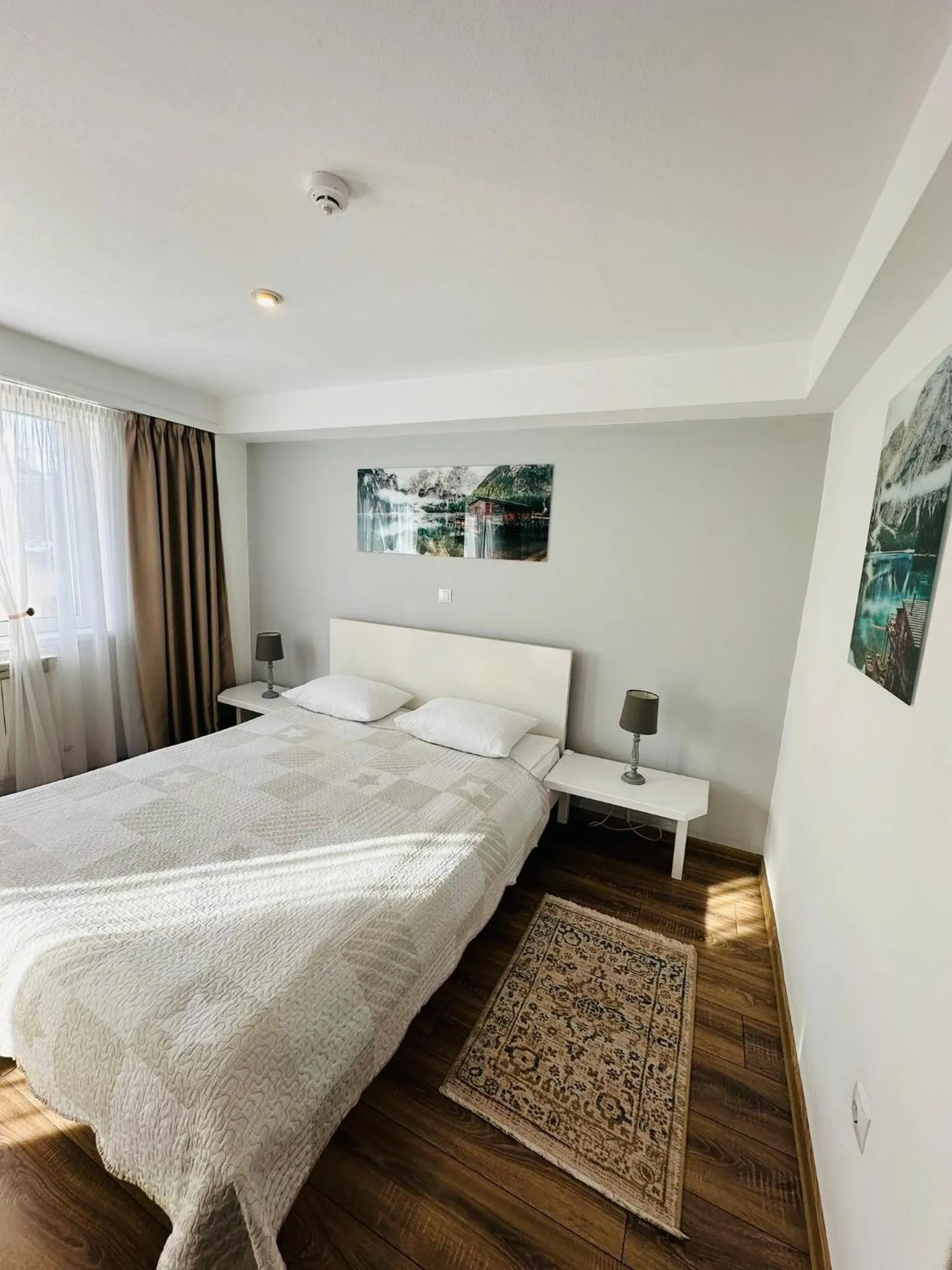 Photo of the whole room, Bed in Villa Helvetia