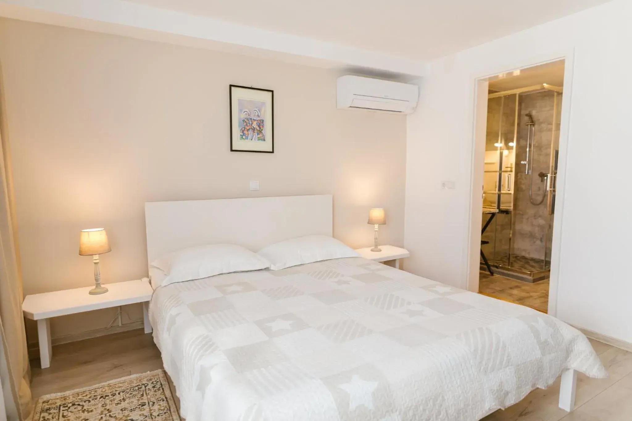 Classic Double Room - single occupancy in Villa Helvetia Classic Double Room - single occupancy in Villa Helvetia