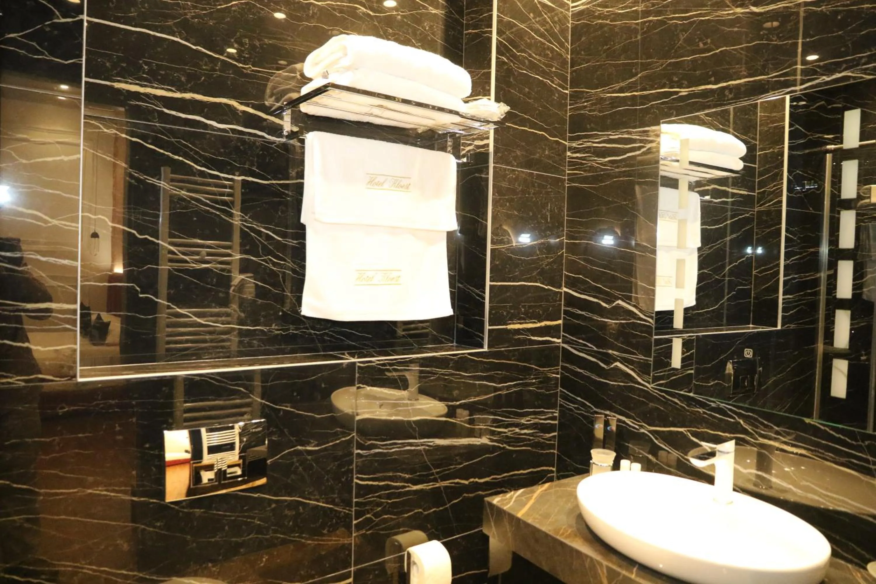 Bathroom in Hotel Kloest