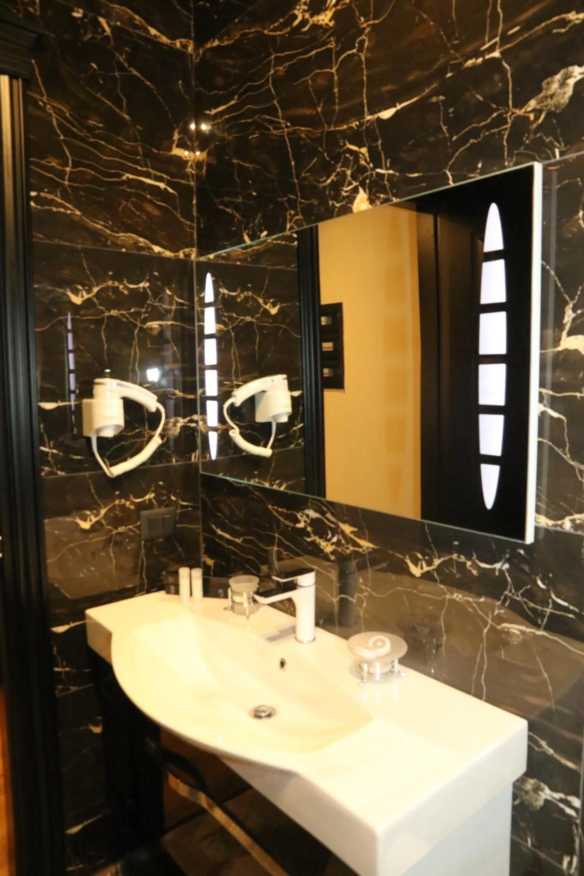 Bathroom in Hotel Kloest