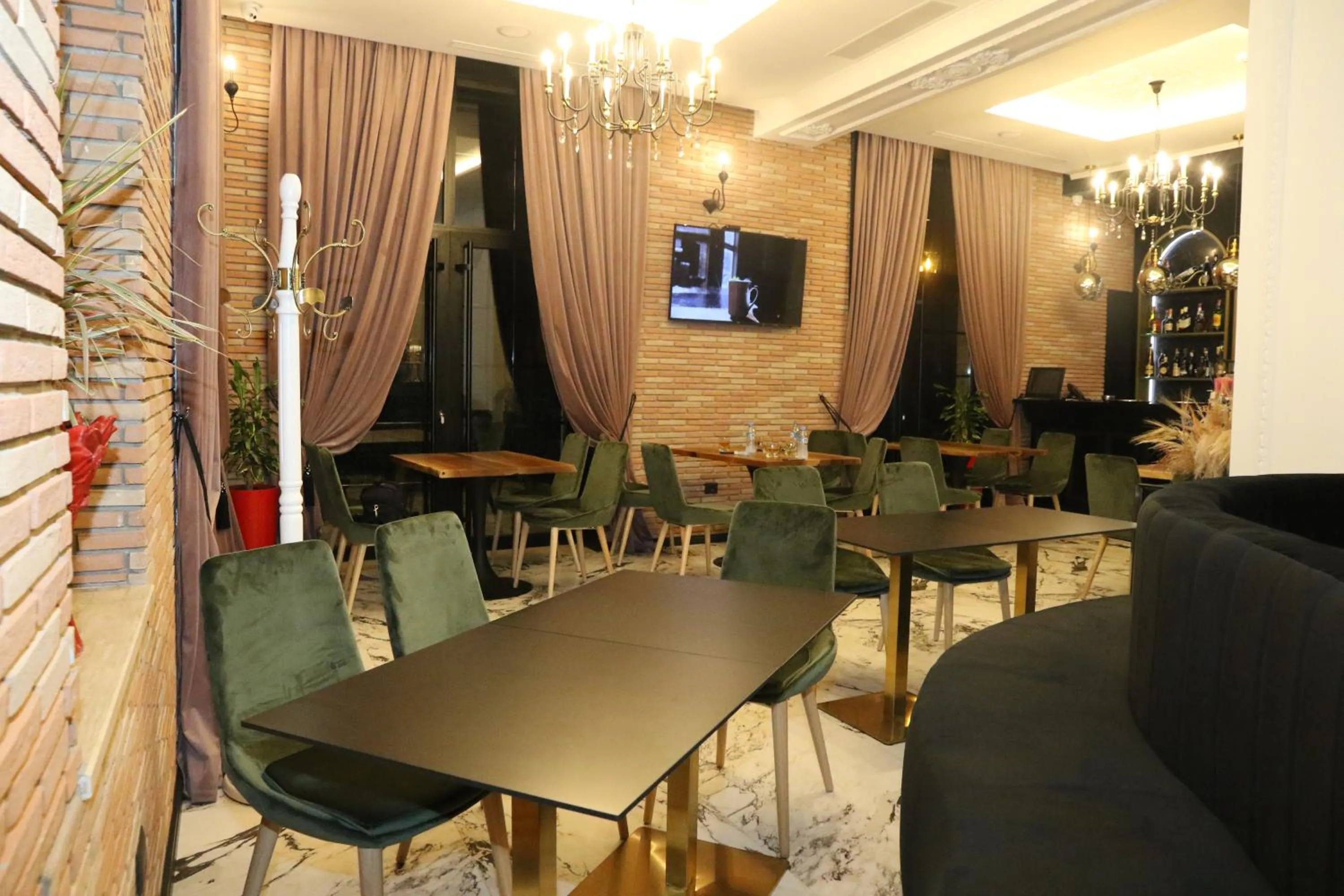 Restaurant/places to eat in Hotel Kloest