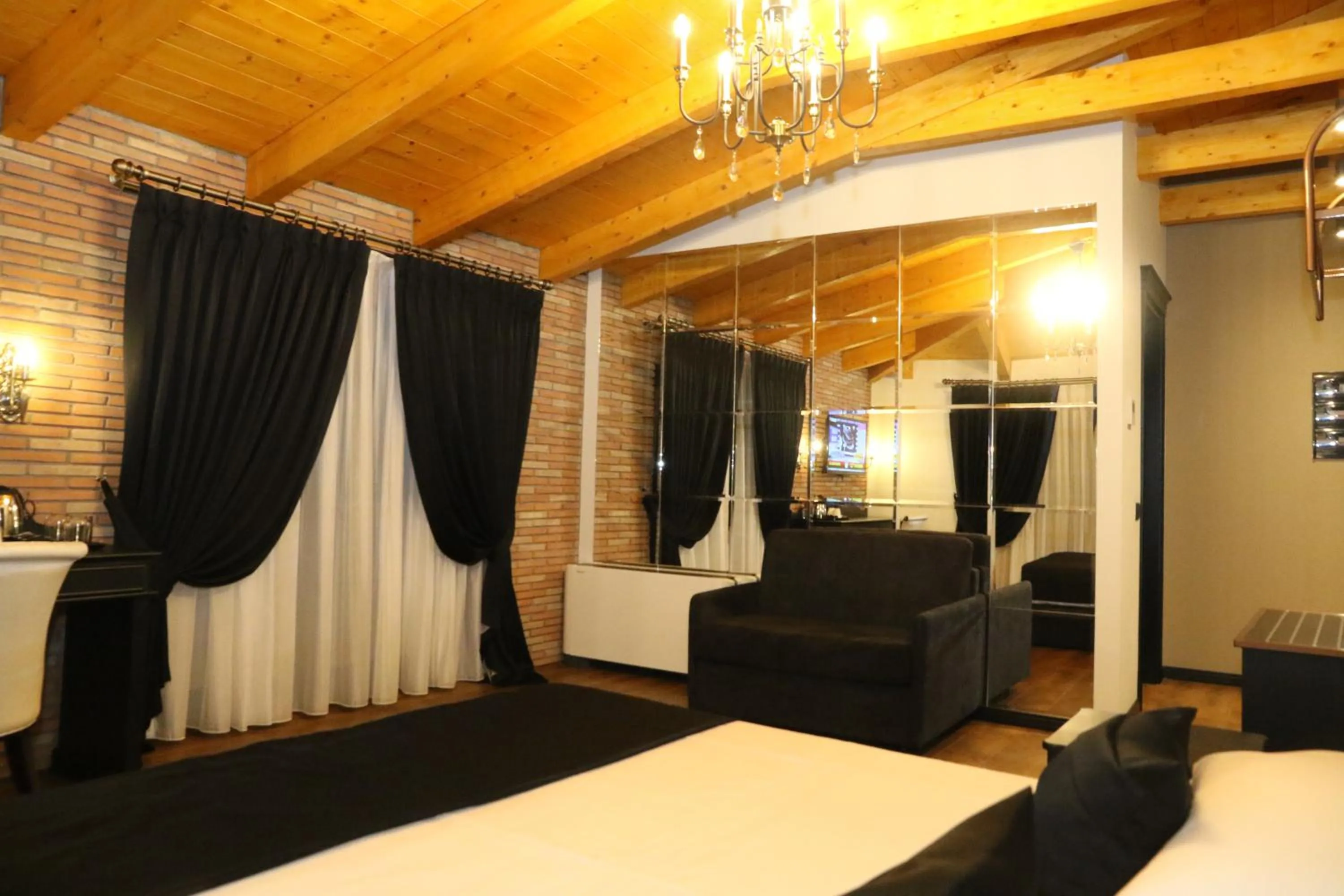 Photo of the whole room, Bed in Hotel Kloest