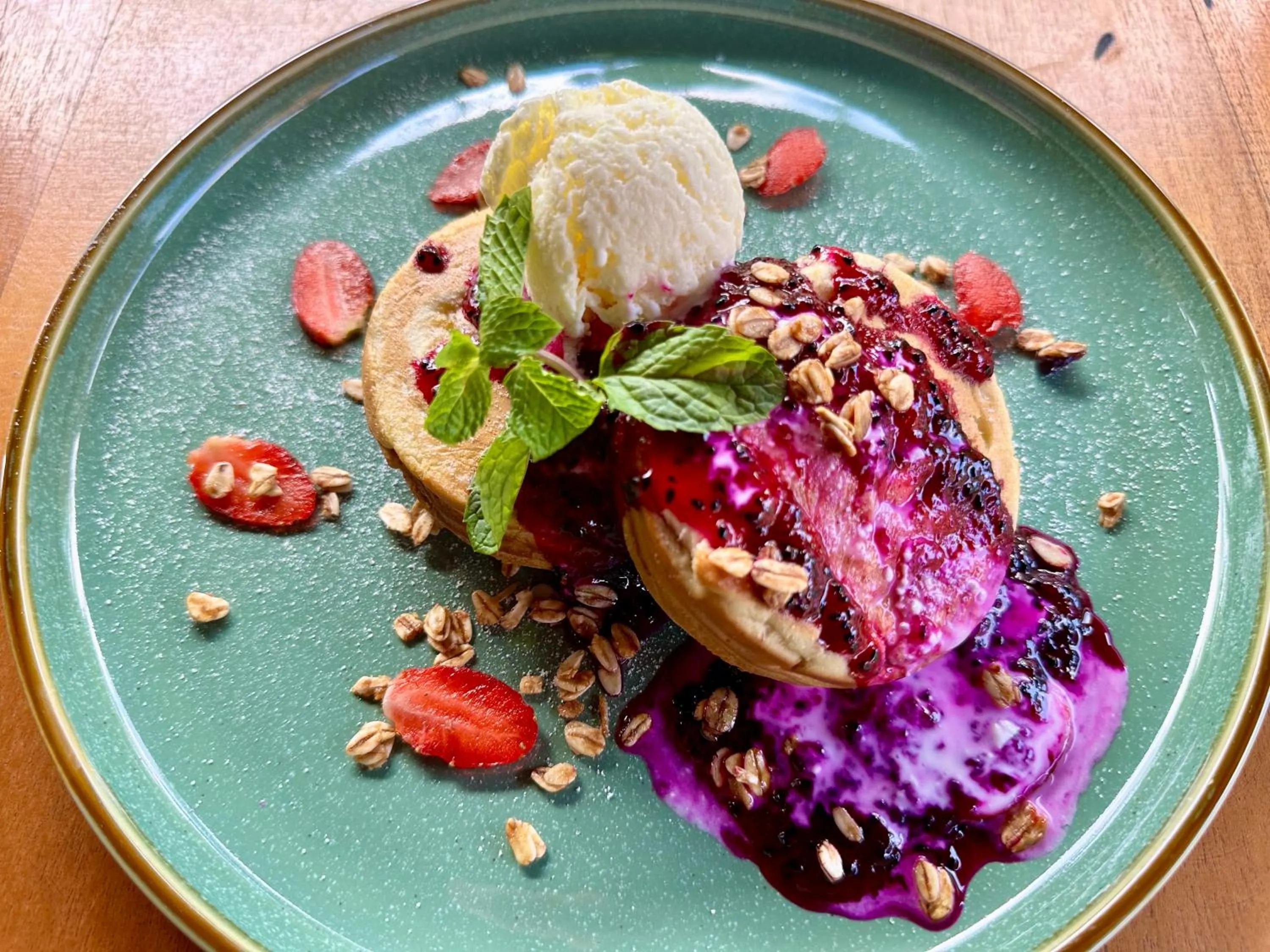 Breakfast in Jungle Paradise