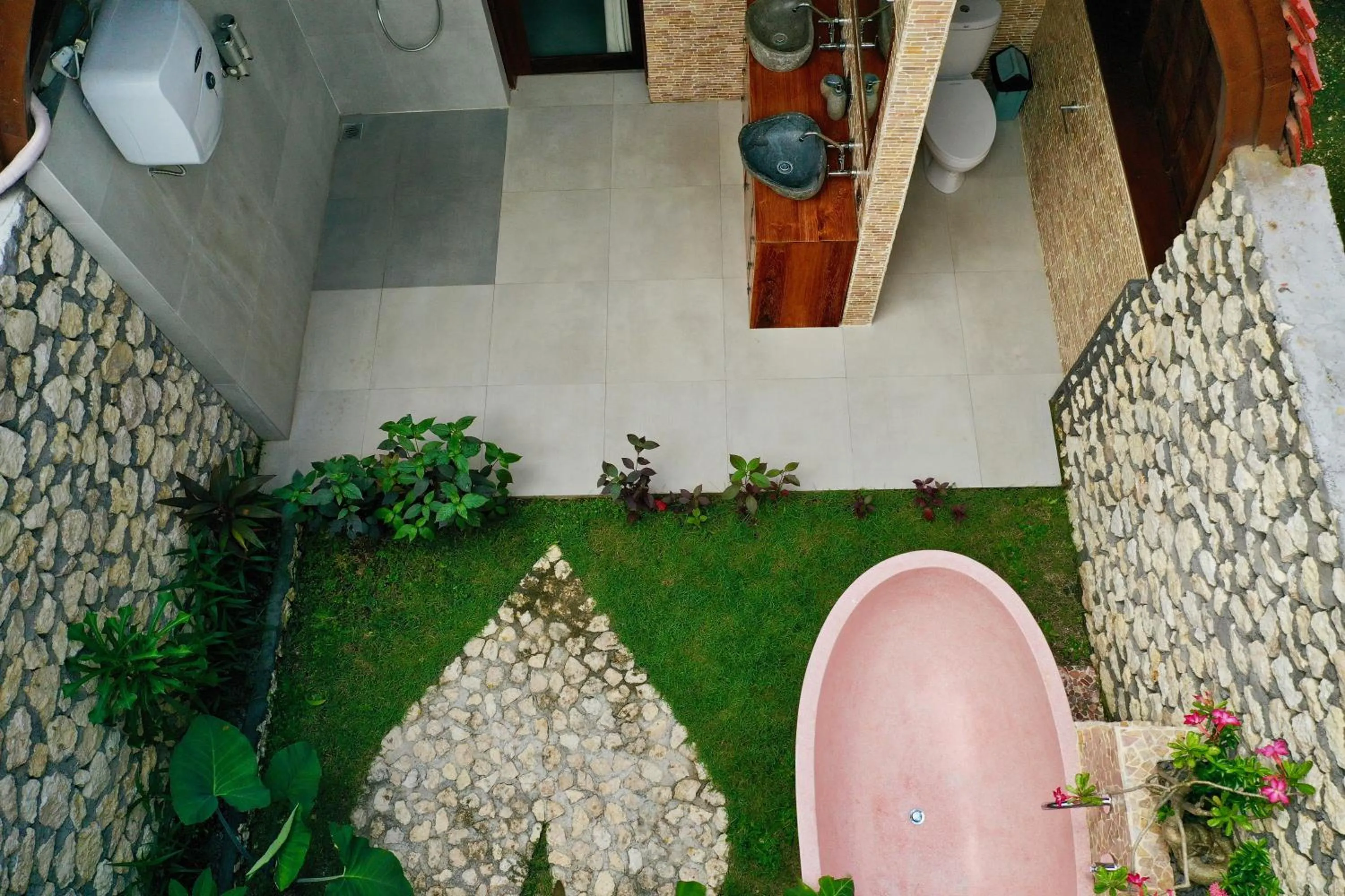Bathroom in Jungle Paradise