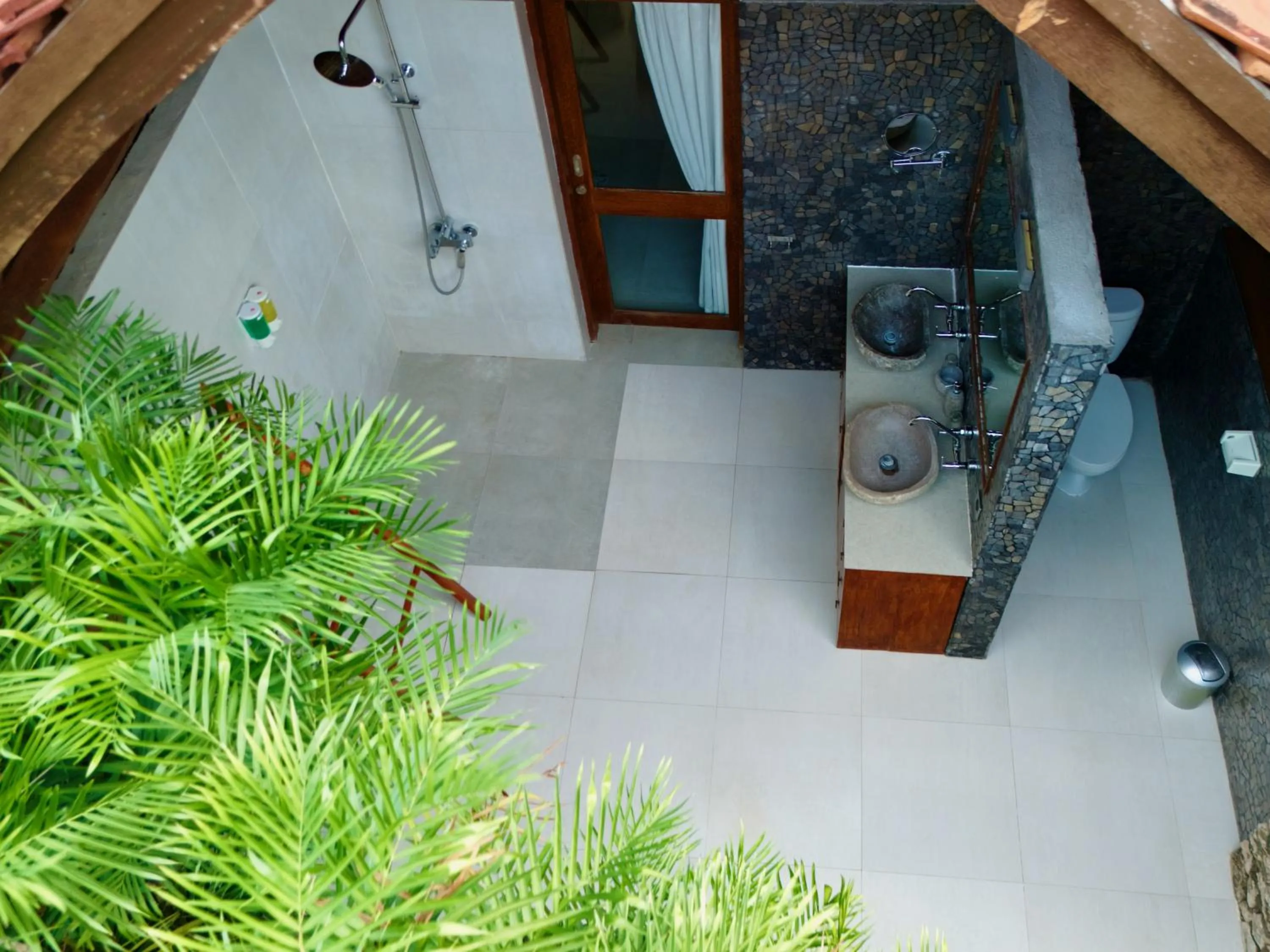 Bathroom in Jungle Paradise