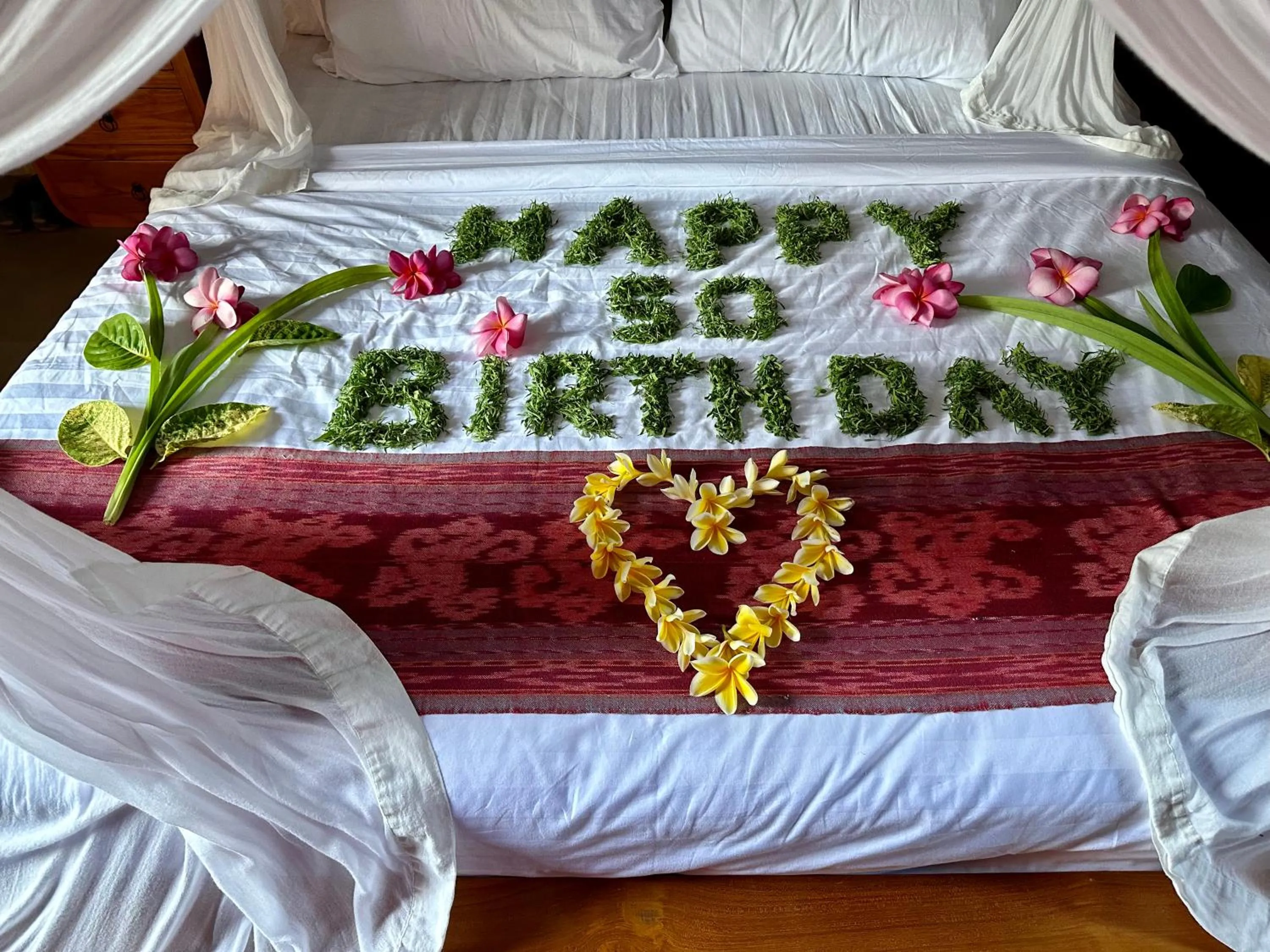 Bed in Jungle Paradise