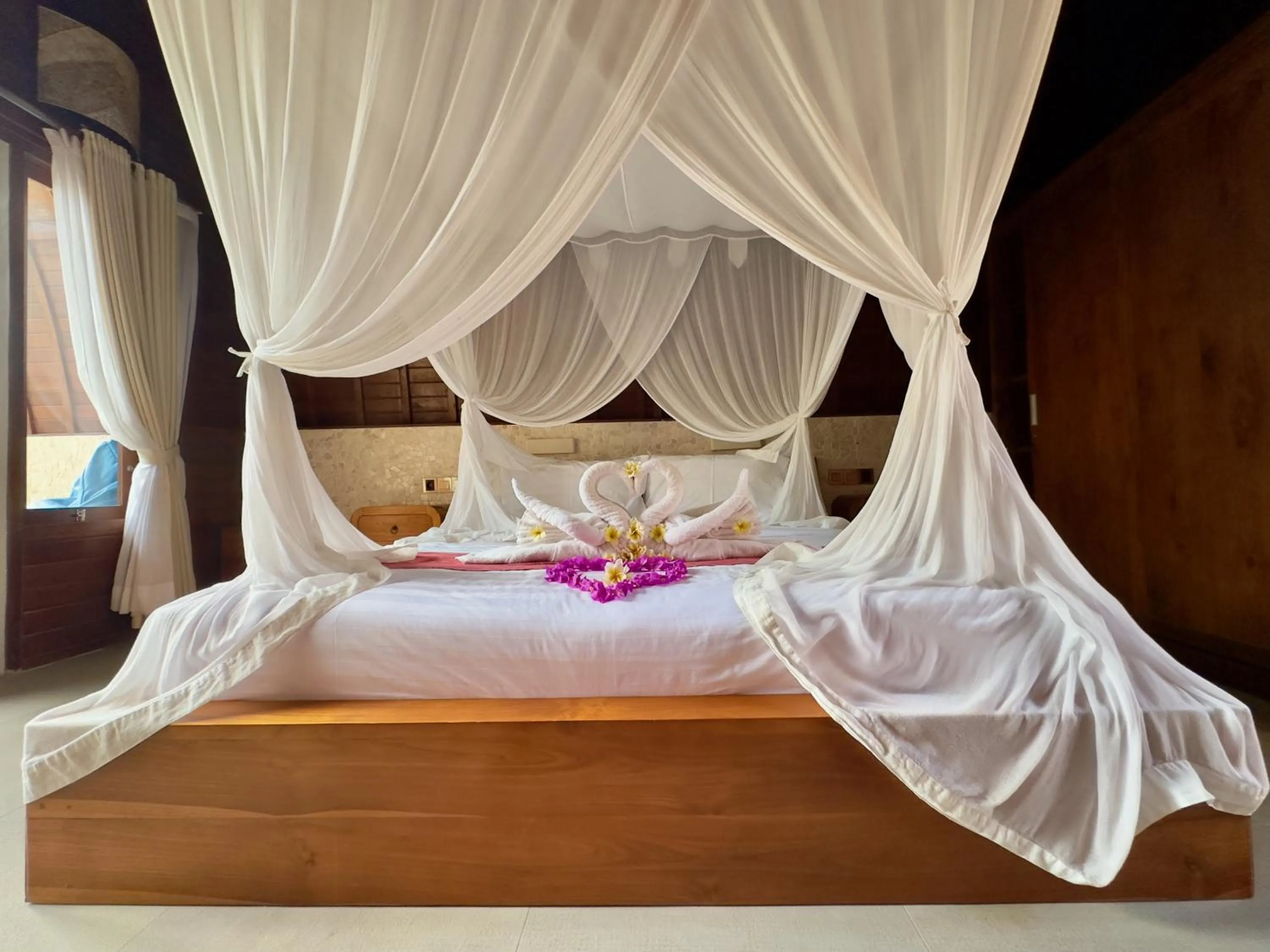 Bed in Jungle Paradise