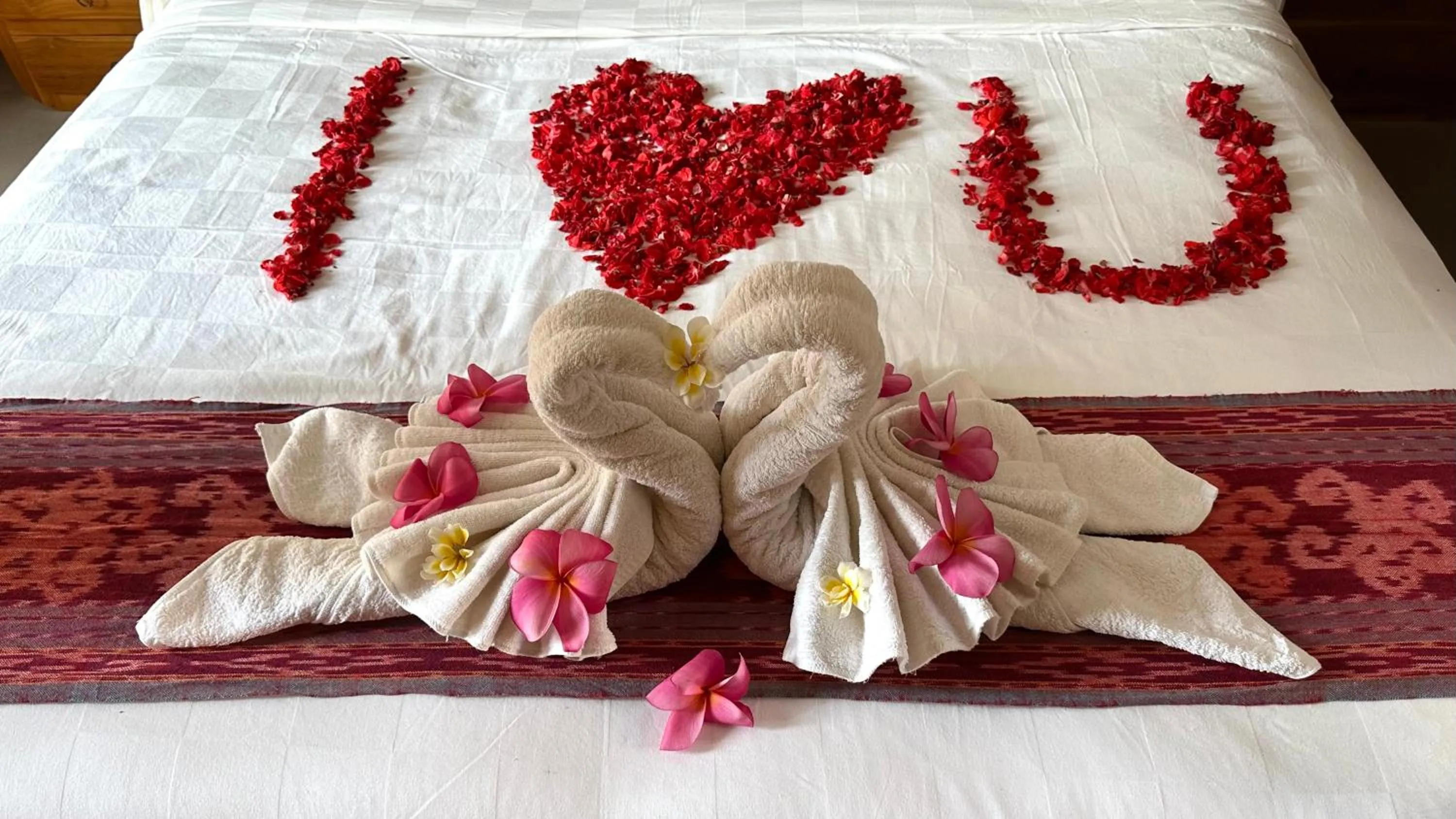 Bed in Jungle Paradise