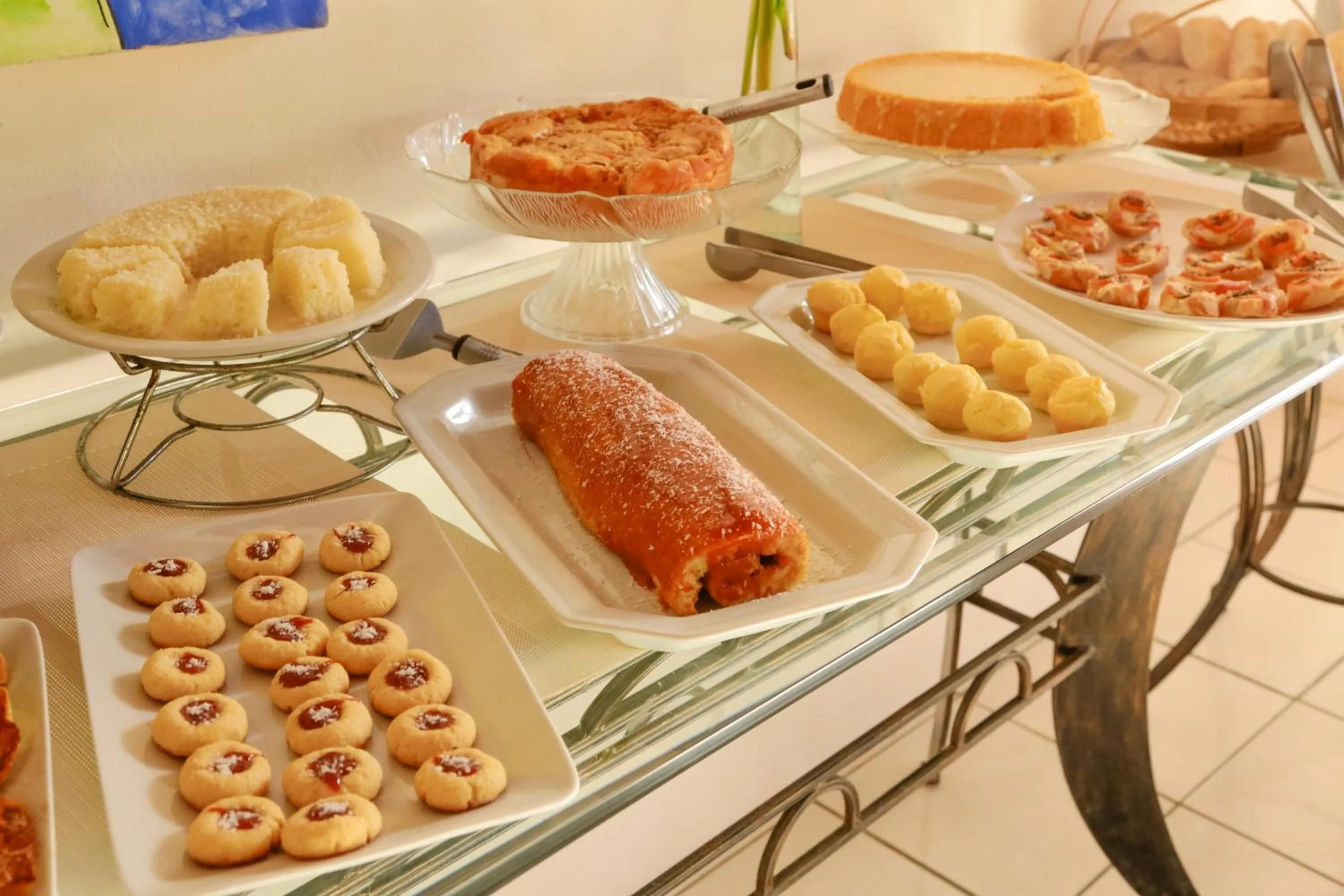 Buffet breakfast in Pousada Coisa e Tao