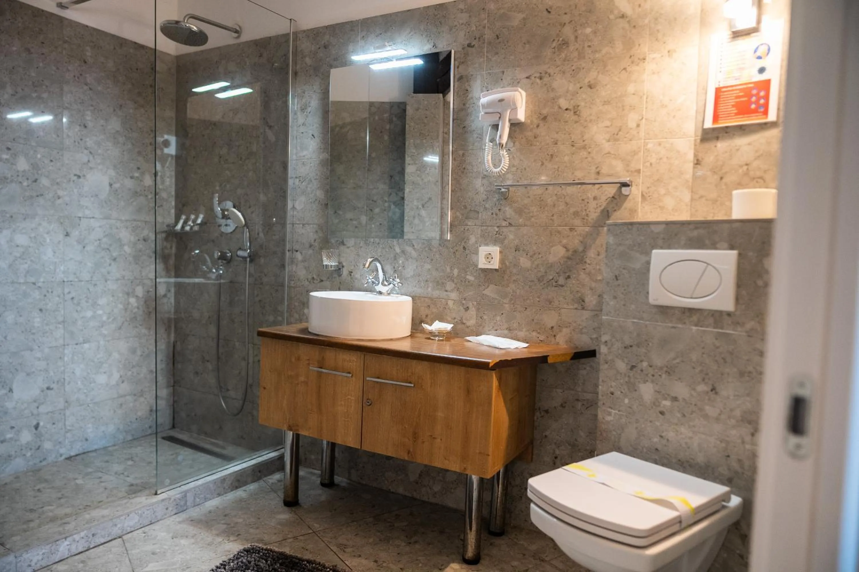 Bathroom in Hotel Marabella