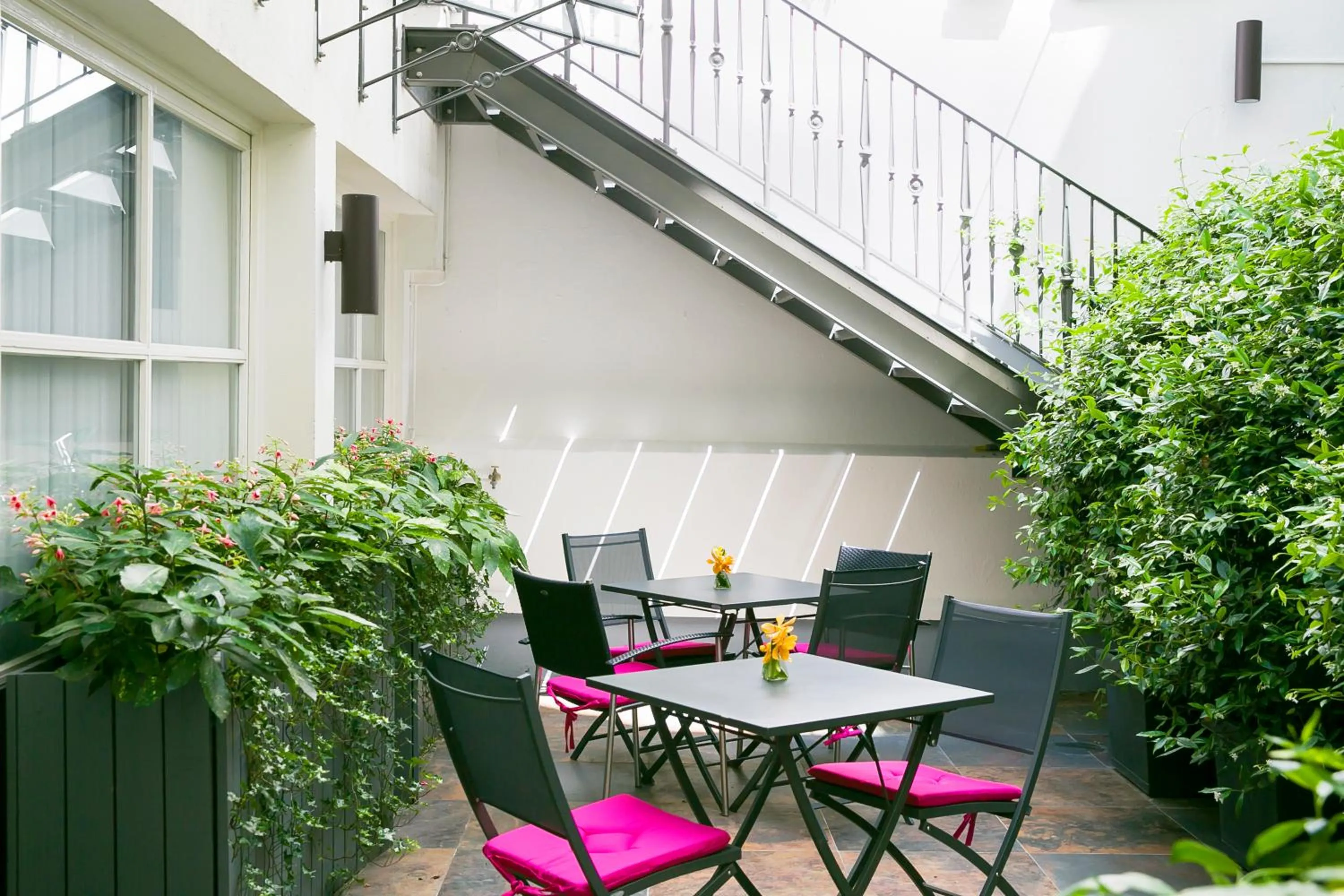 Balcony/Terrace in Hôtel Le Bellechasse Saint-Germain