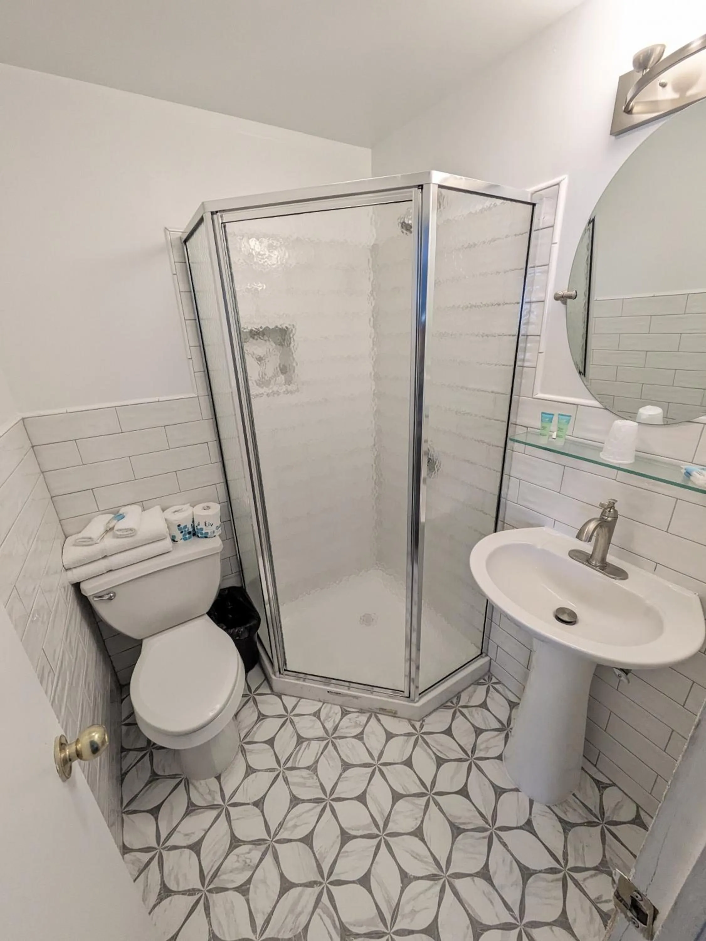 Bathroom in Clarem Happy Days