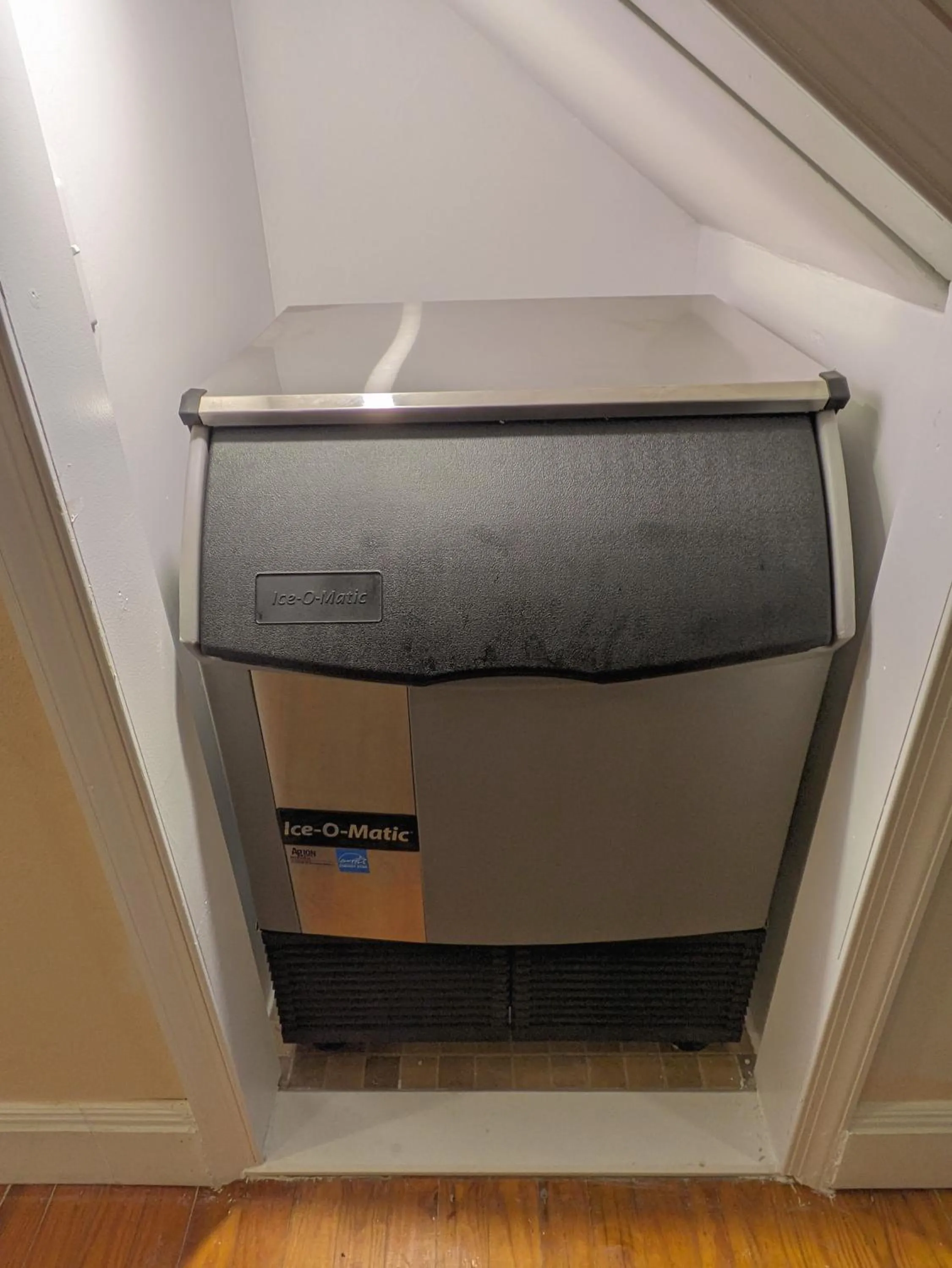 vending machine in Clarem Happy Days