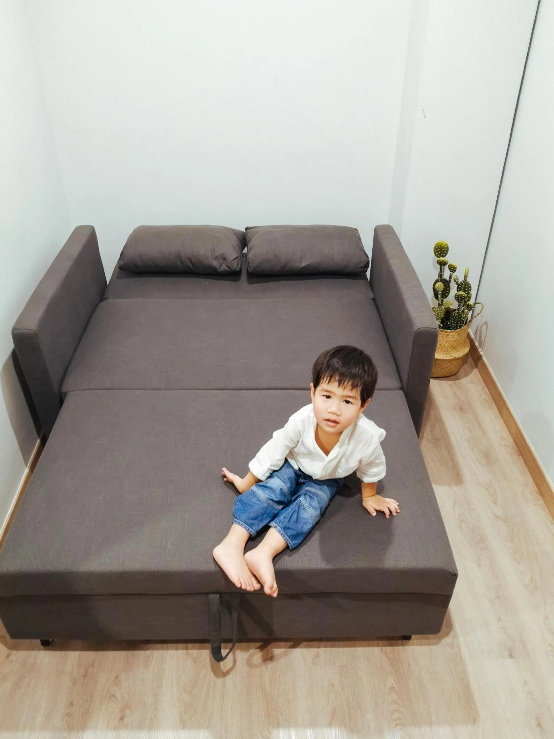 children in YAKTHAI POSHTEL