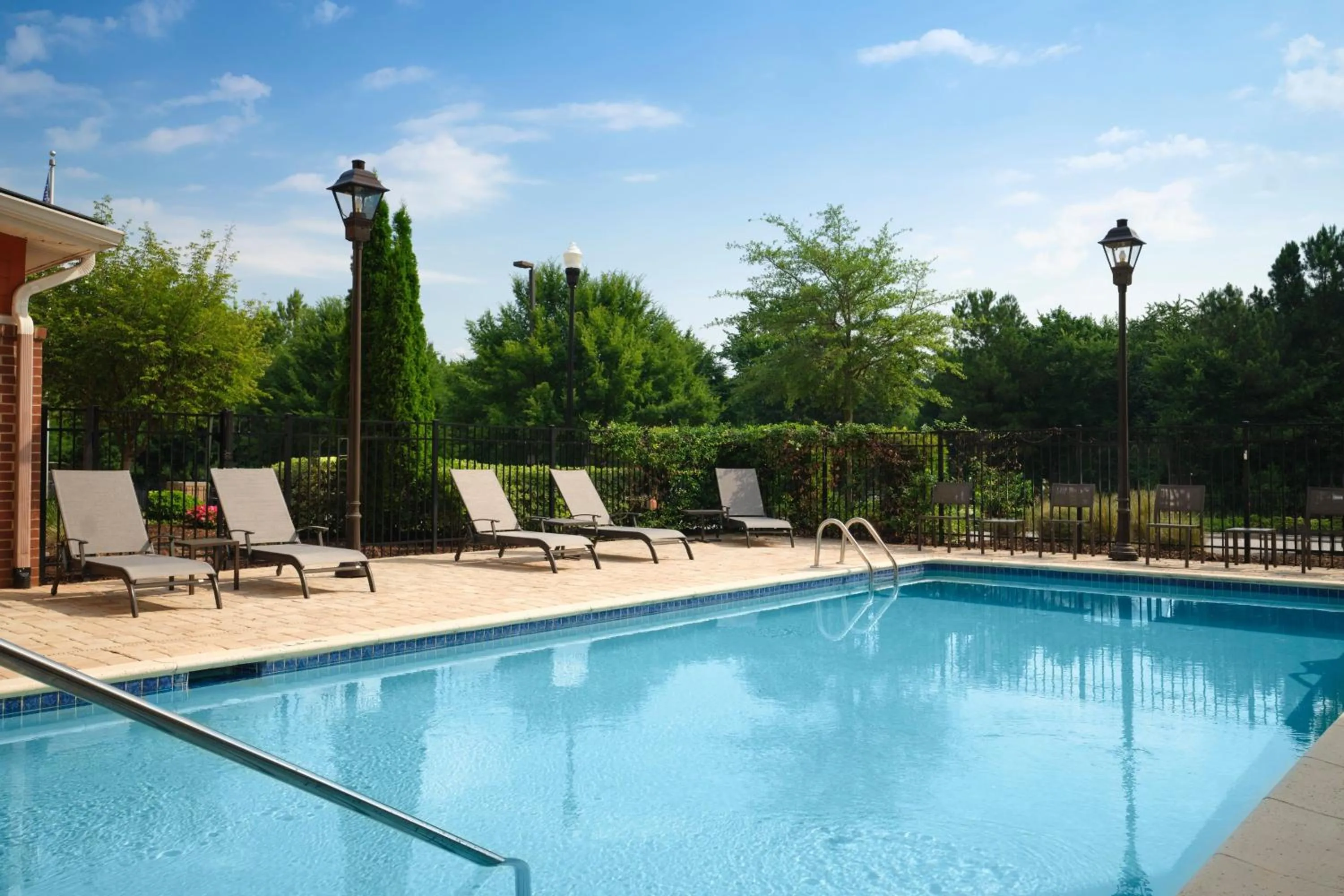 Swimming pool in Residence Inn by Marriott Columbia Northwest/Harbison