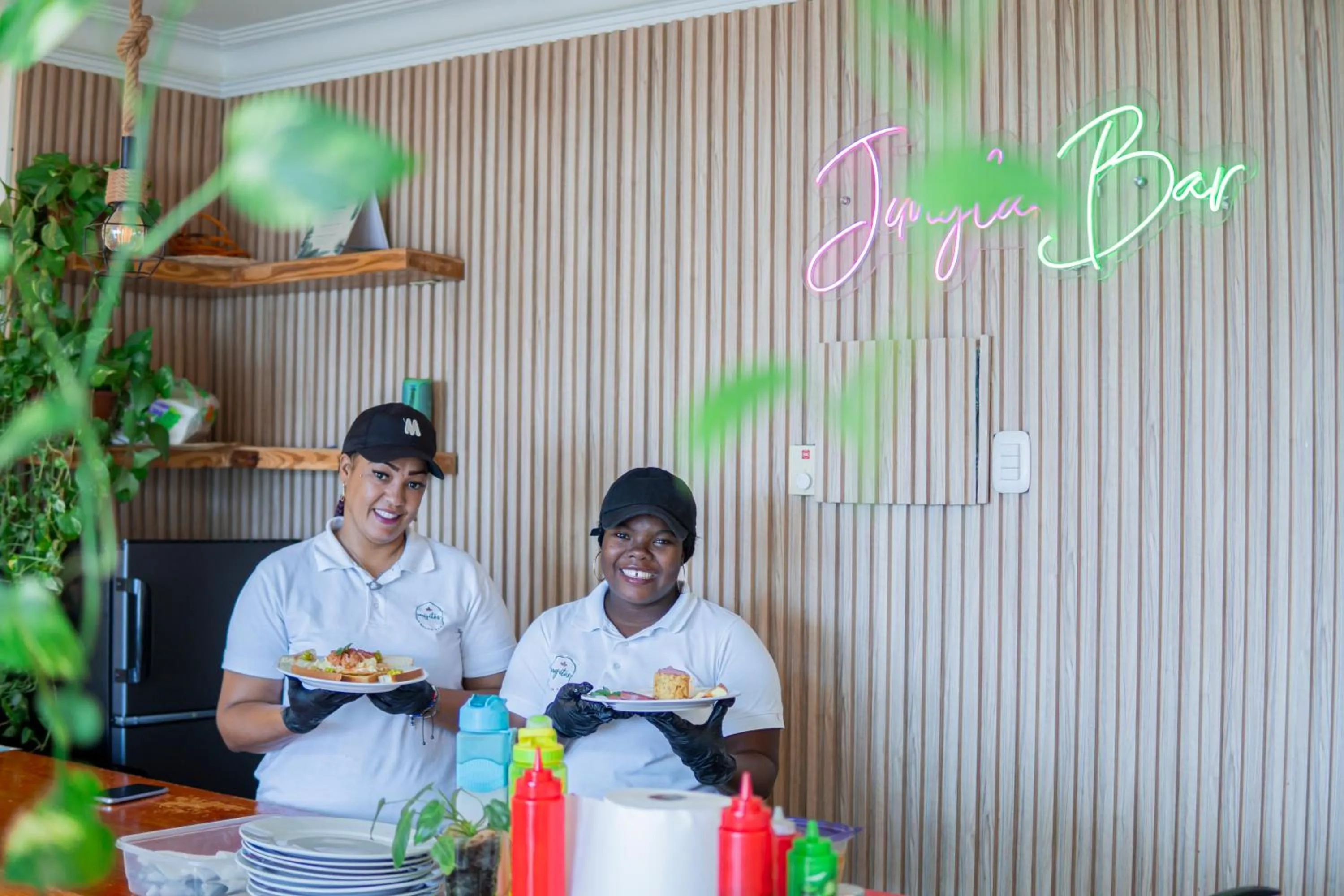 Restaurant/places to eat in Hotel Checkin El Cortecito