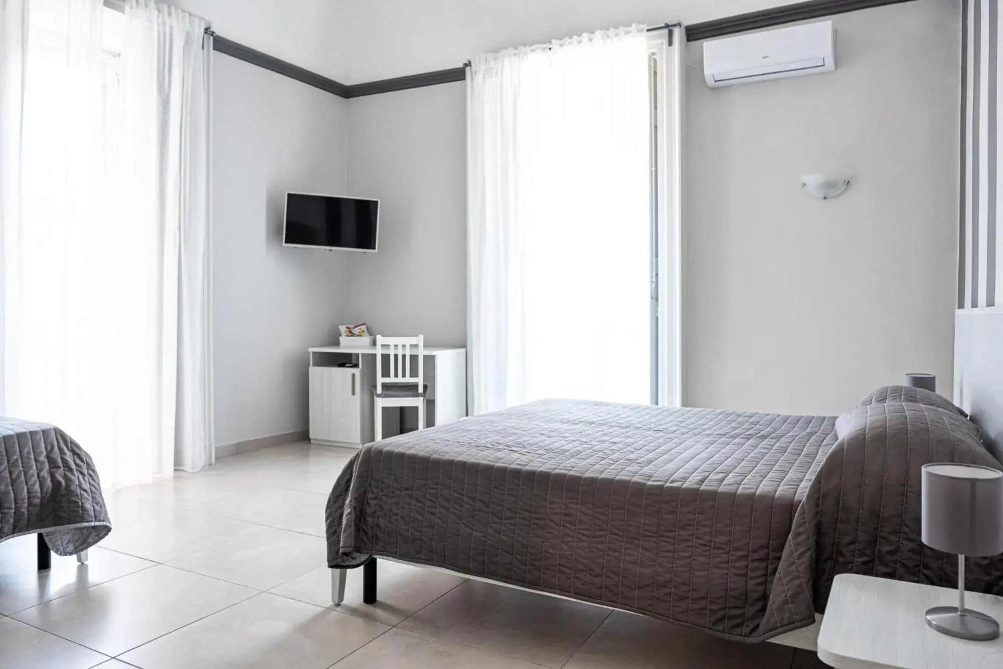 Standard Double Room in Hotel Costanza Standard Double Room in Hotel Costanza