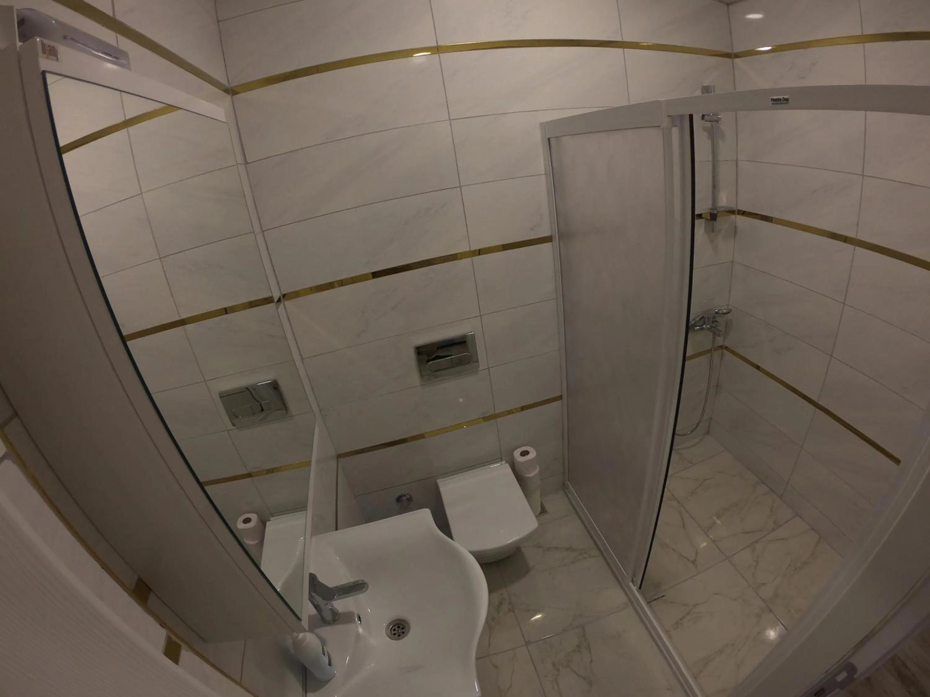 Shower in PASHA APART~BOUTİQUE HOTEL/YALOVA
