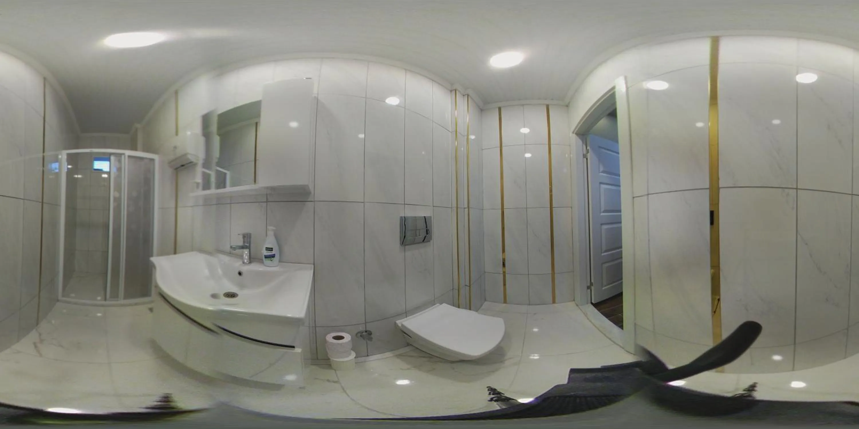 Shower in PASHA APART~BOUTİQUE HOTEL/YALOVA