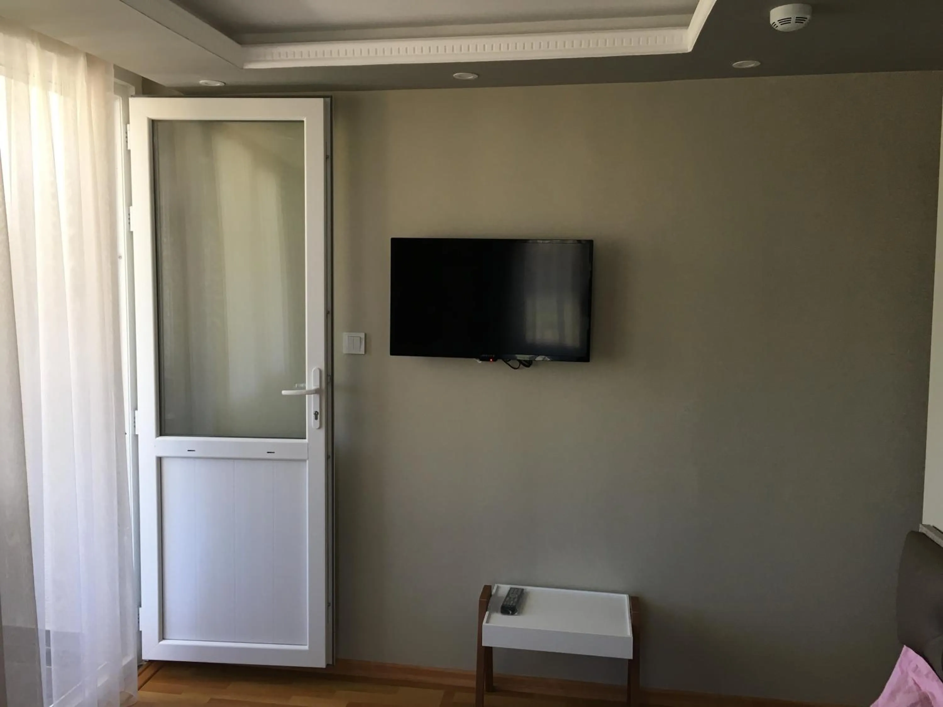 TV and multimedia in PASHA APART~BOUTİQUE HOTEL/YALOVA