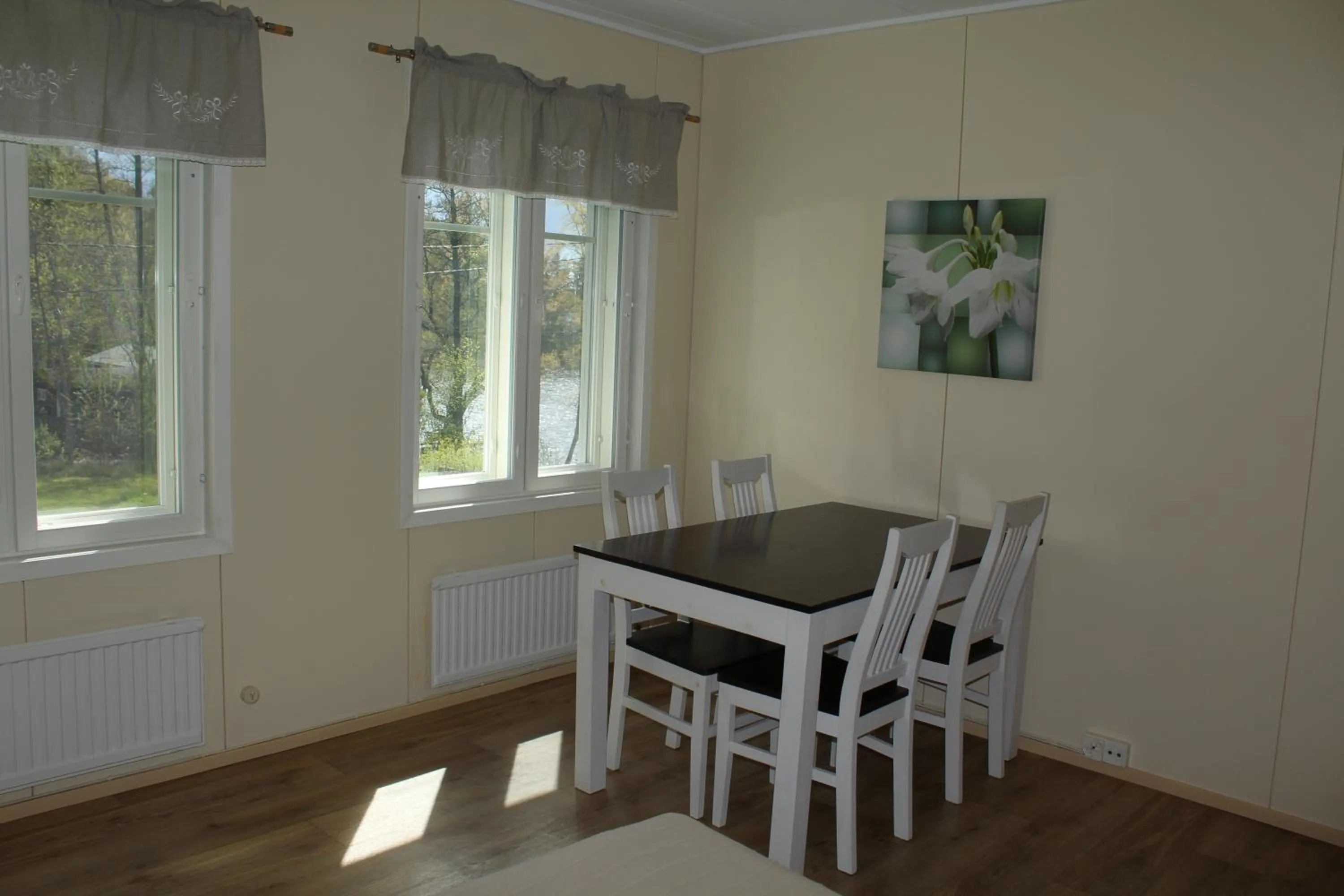 Dining area in Labbnäs Semesterhem, Radhuset