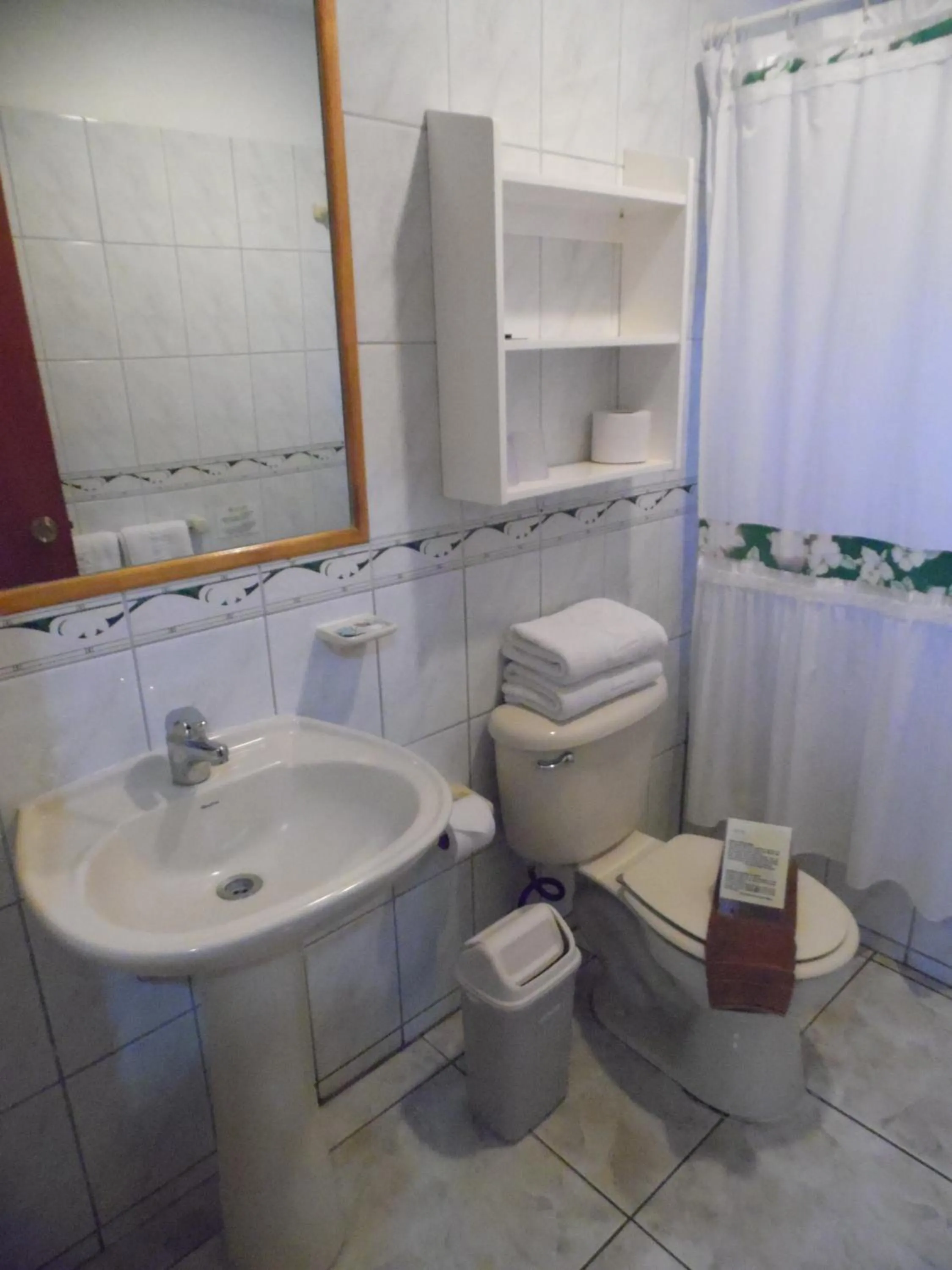 Bathroom in Hotel Manutara