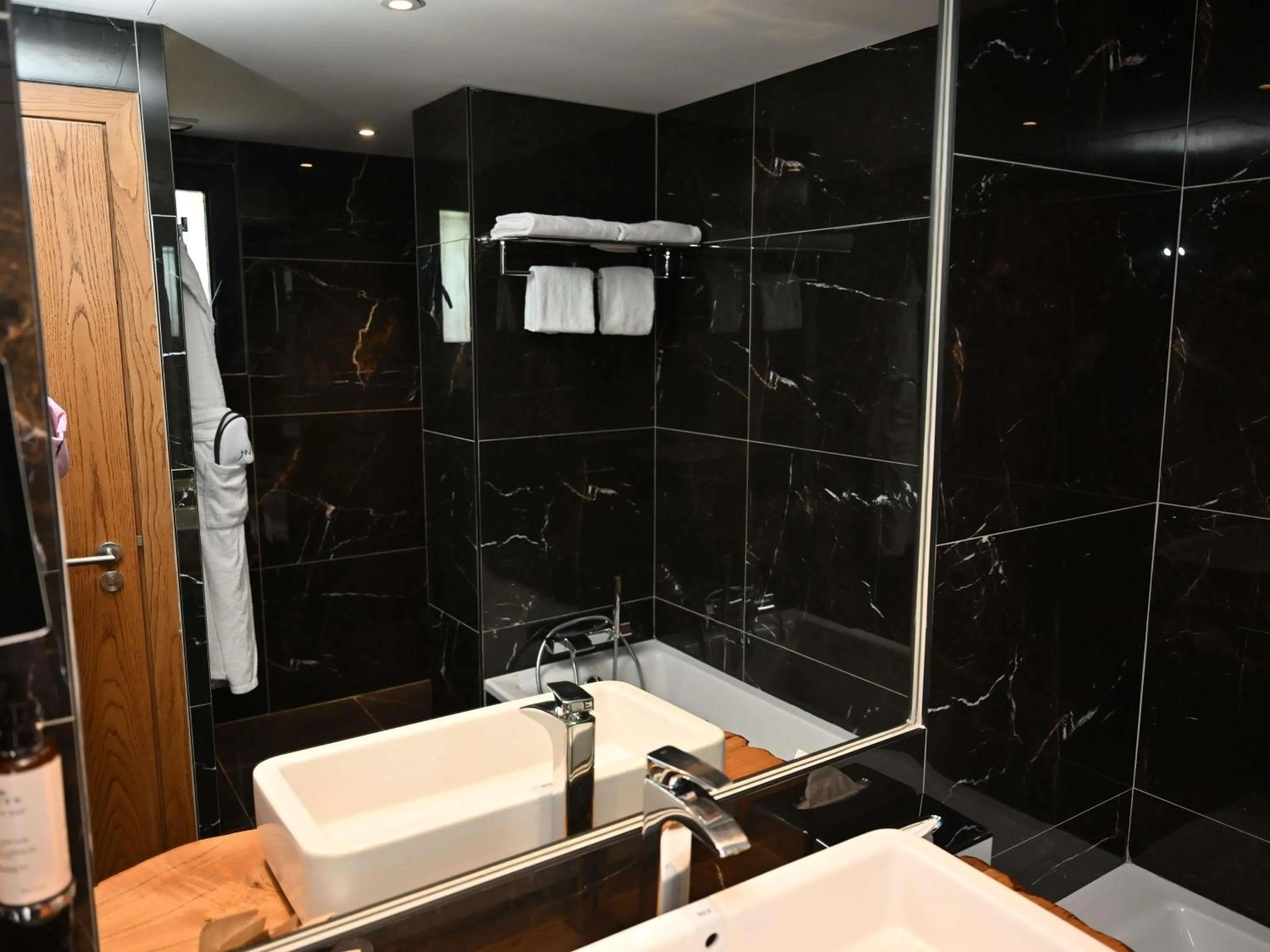 Bedroom in Mercure Brignoles Golf de Barbaroux & Spa