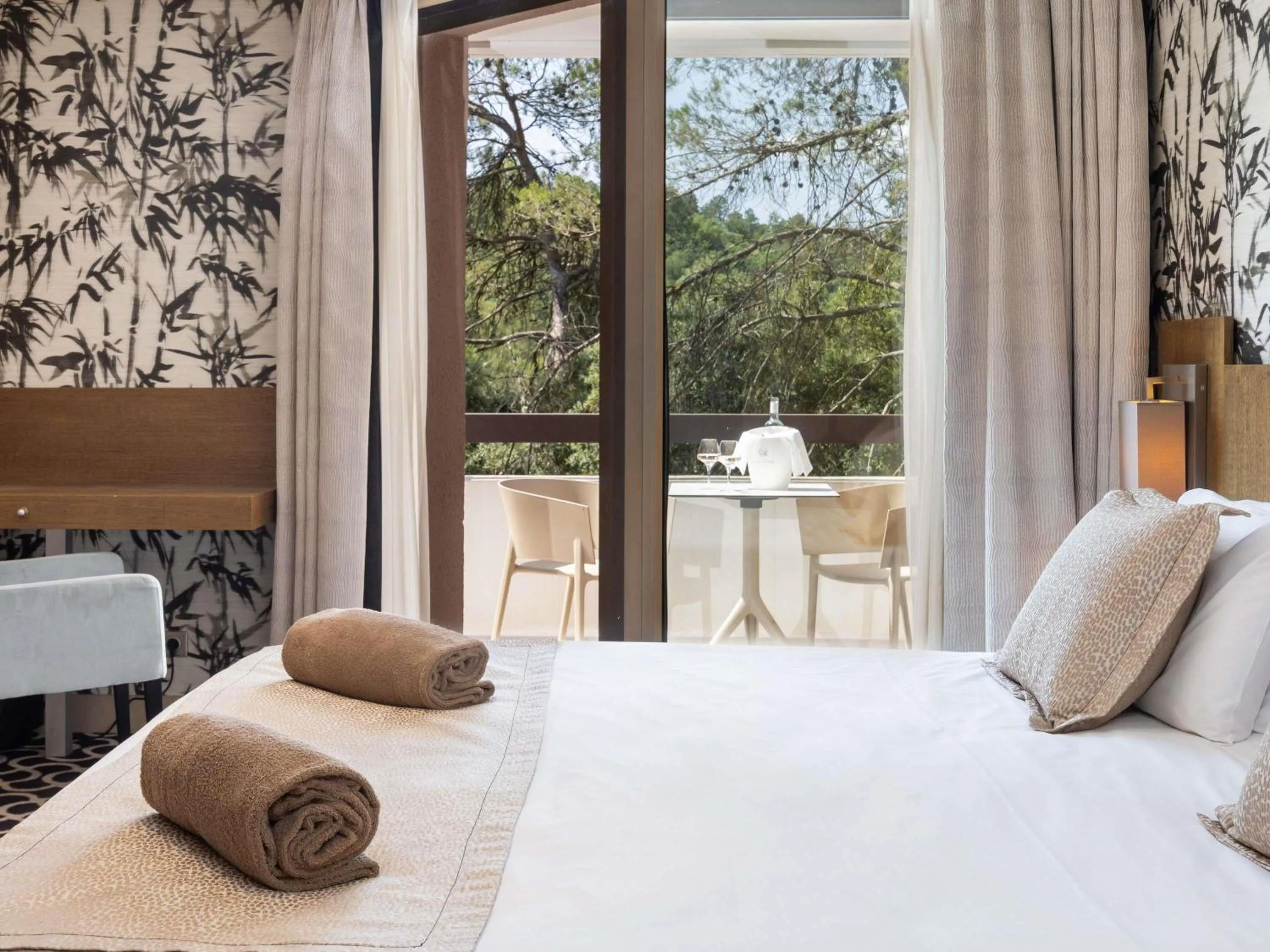 Bedroom, Bed in Mercure Brignoles Golf de Barbaroux & Spa