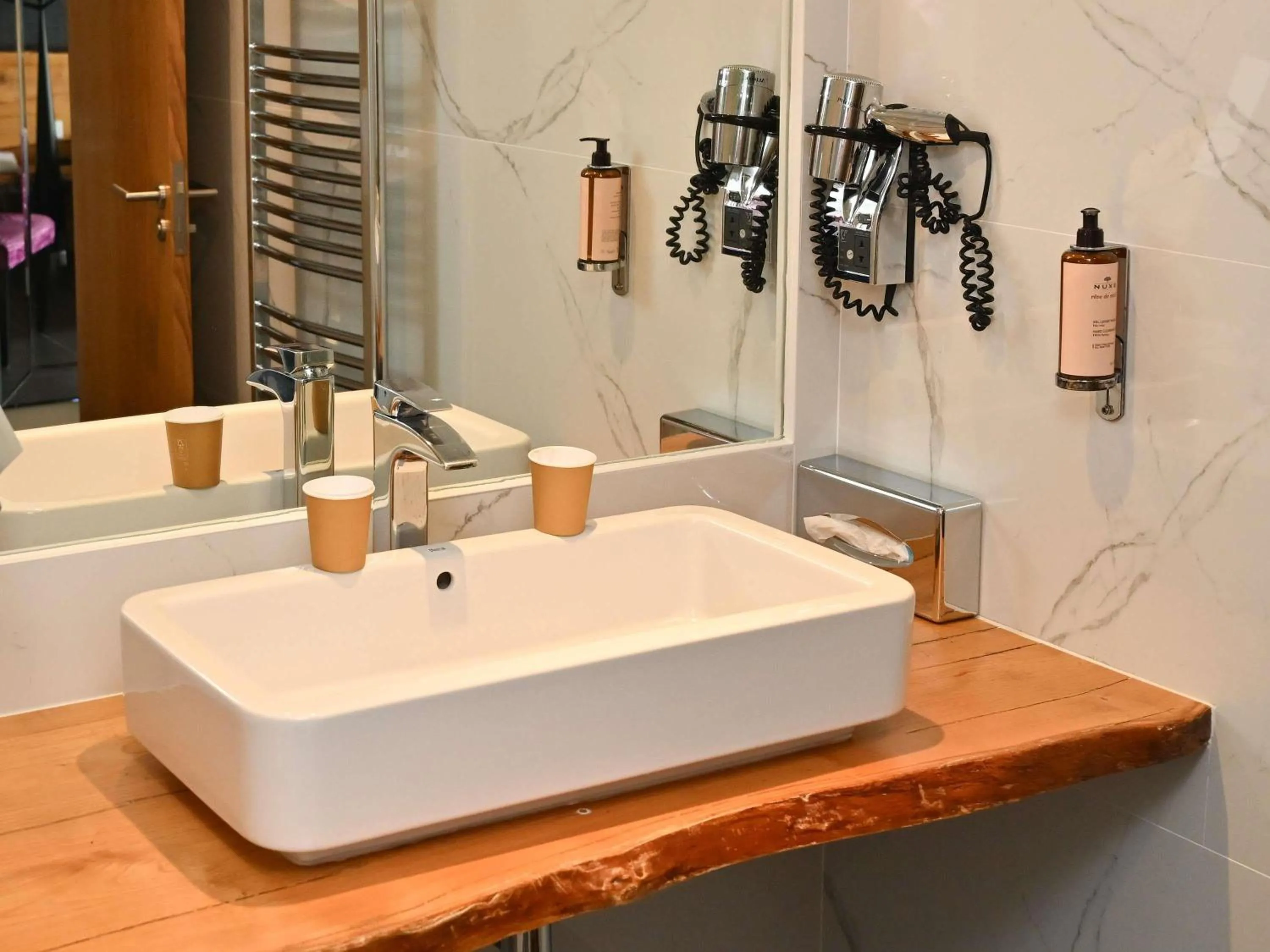 Bedroom in Mercure Brignoles Golf de Barbaroux & Spa