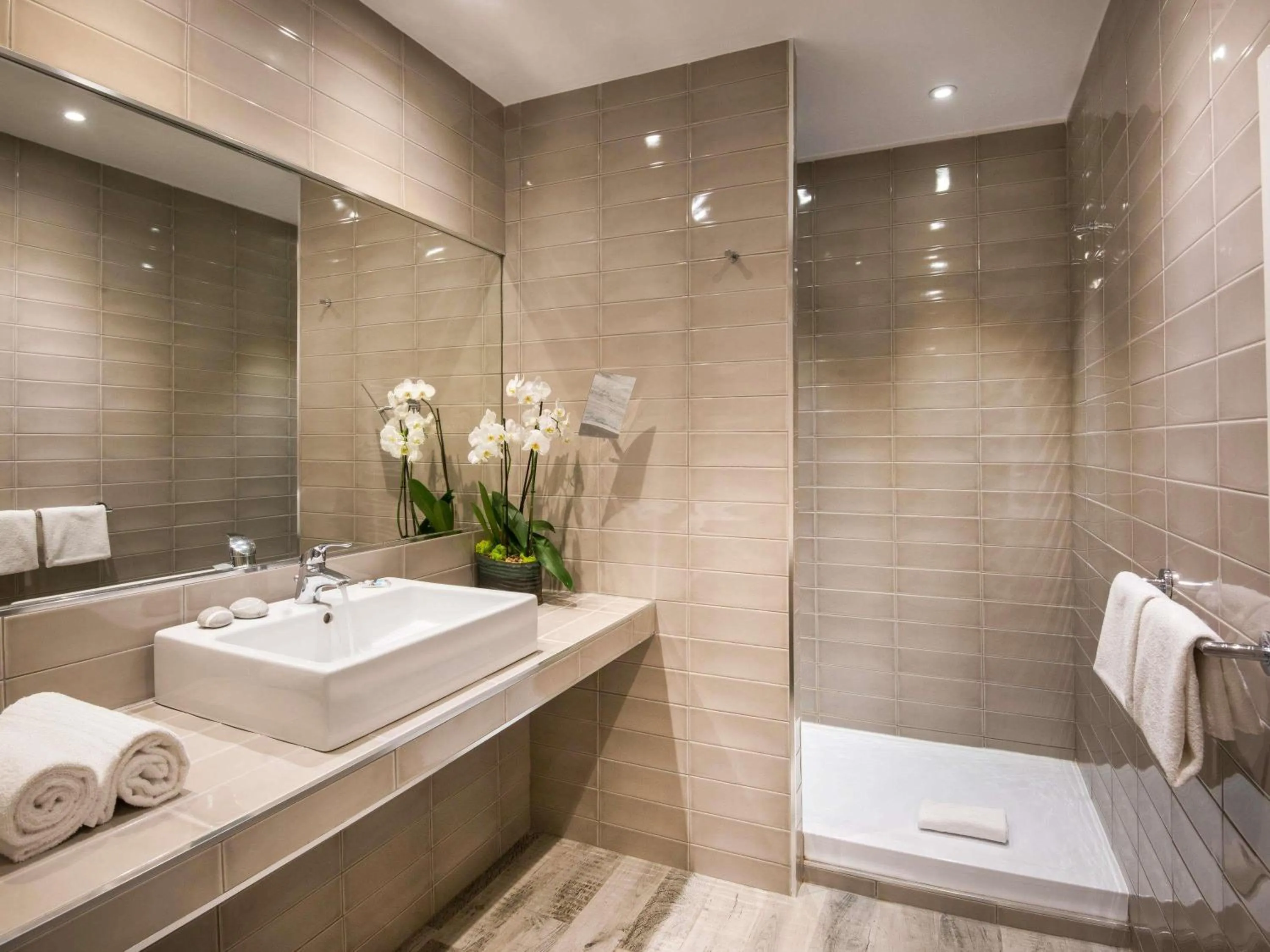 Bedroom in Mercure Brignoles Golf de Barbaroux & Spa