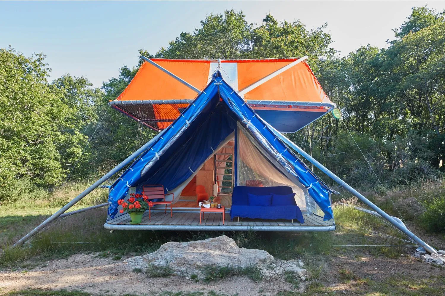 Shower in La Belle Folie