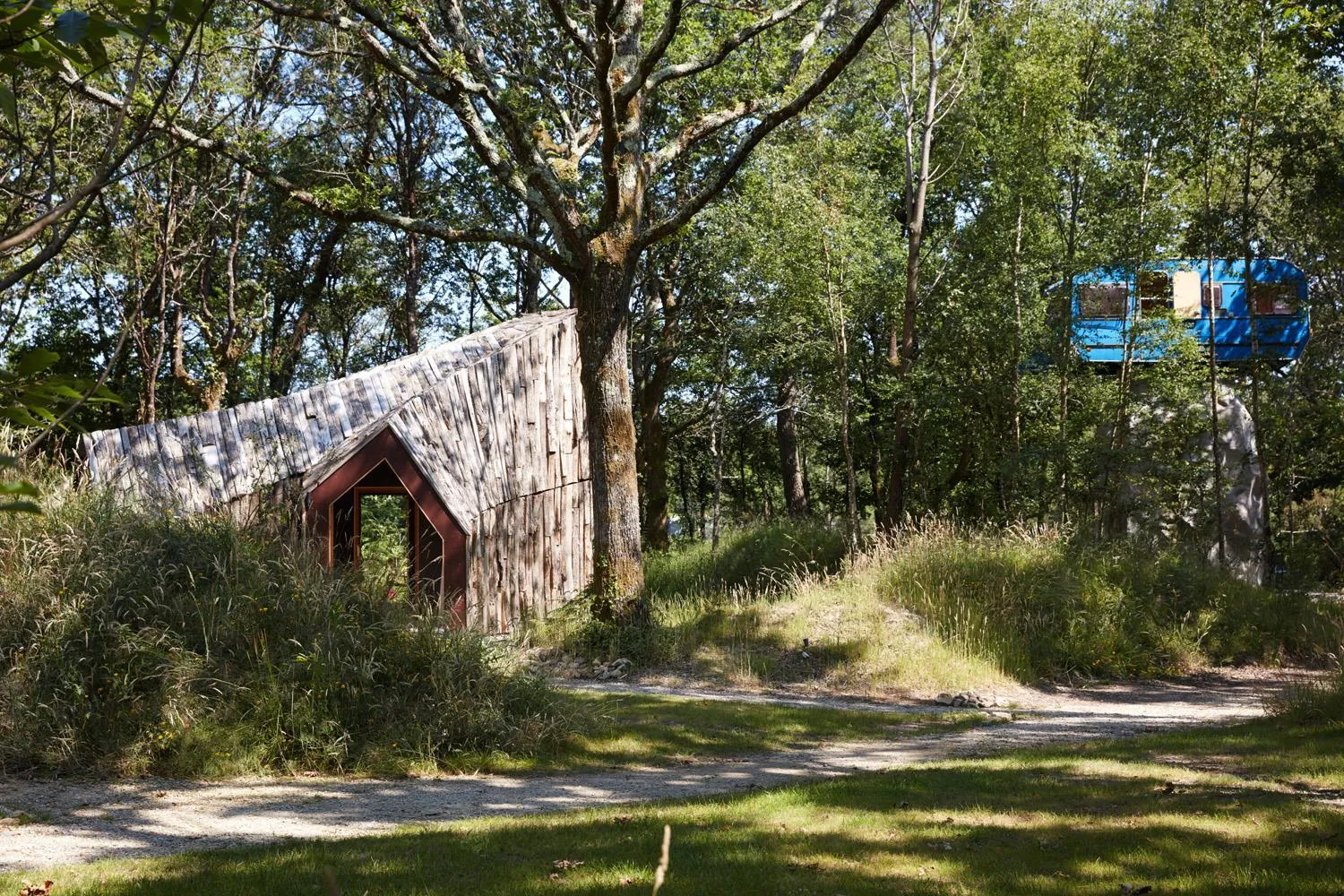 Photo of the whole room in La Belle Folie