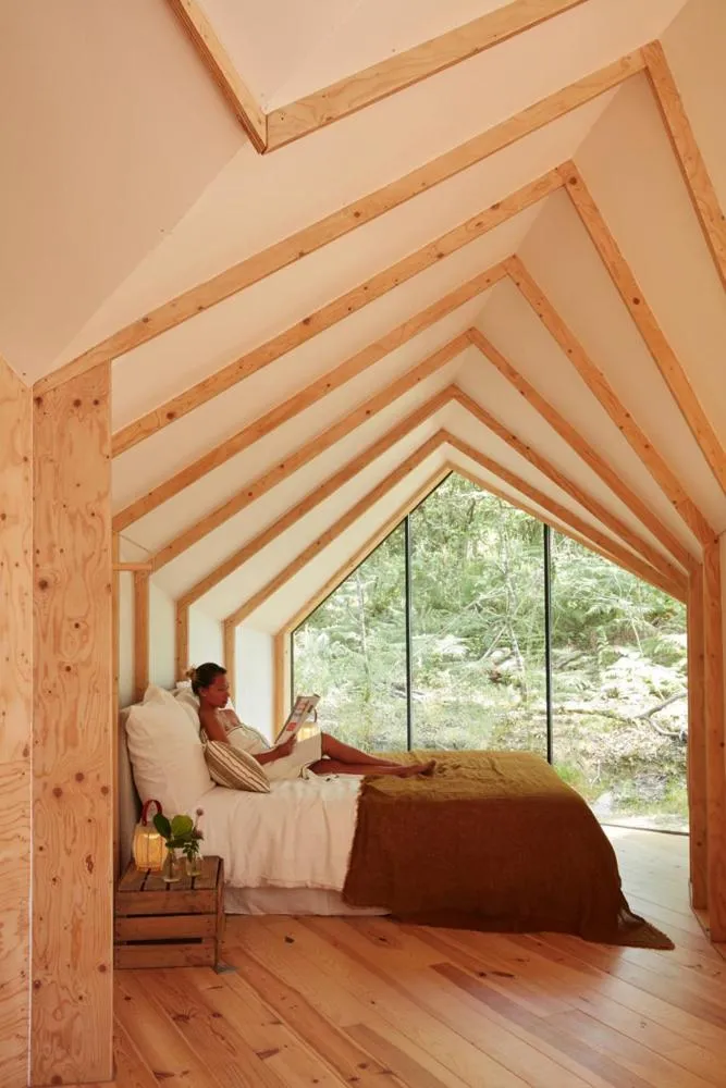 Shower, Bed in La Belle Folie