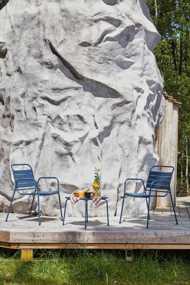 Shower in La Belle Folie