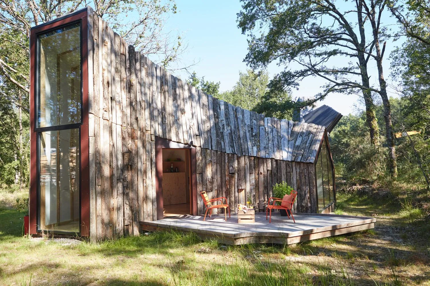 Photo of the whole room in La Belle Folie
