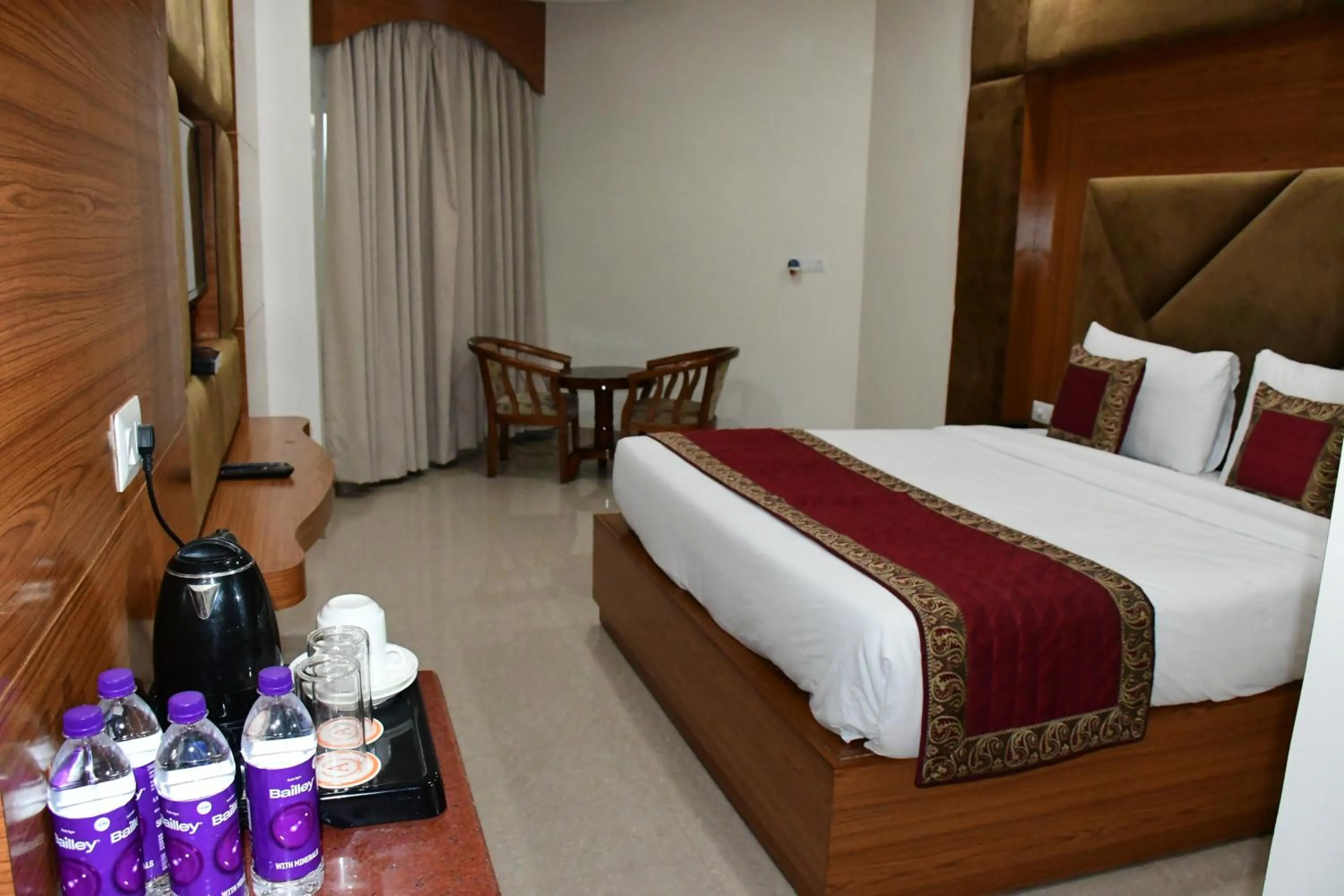 Coffee/tea facilities, Bed in HOTEL ANAND INTERNATIONAL