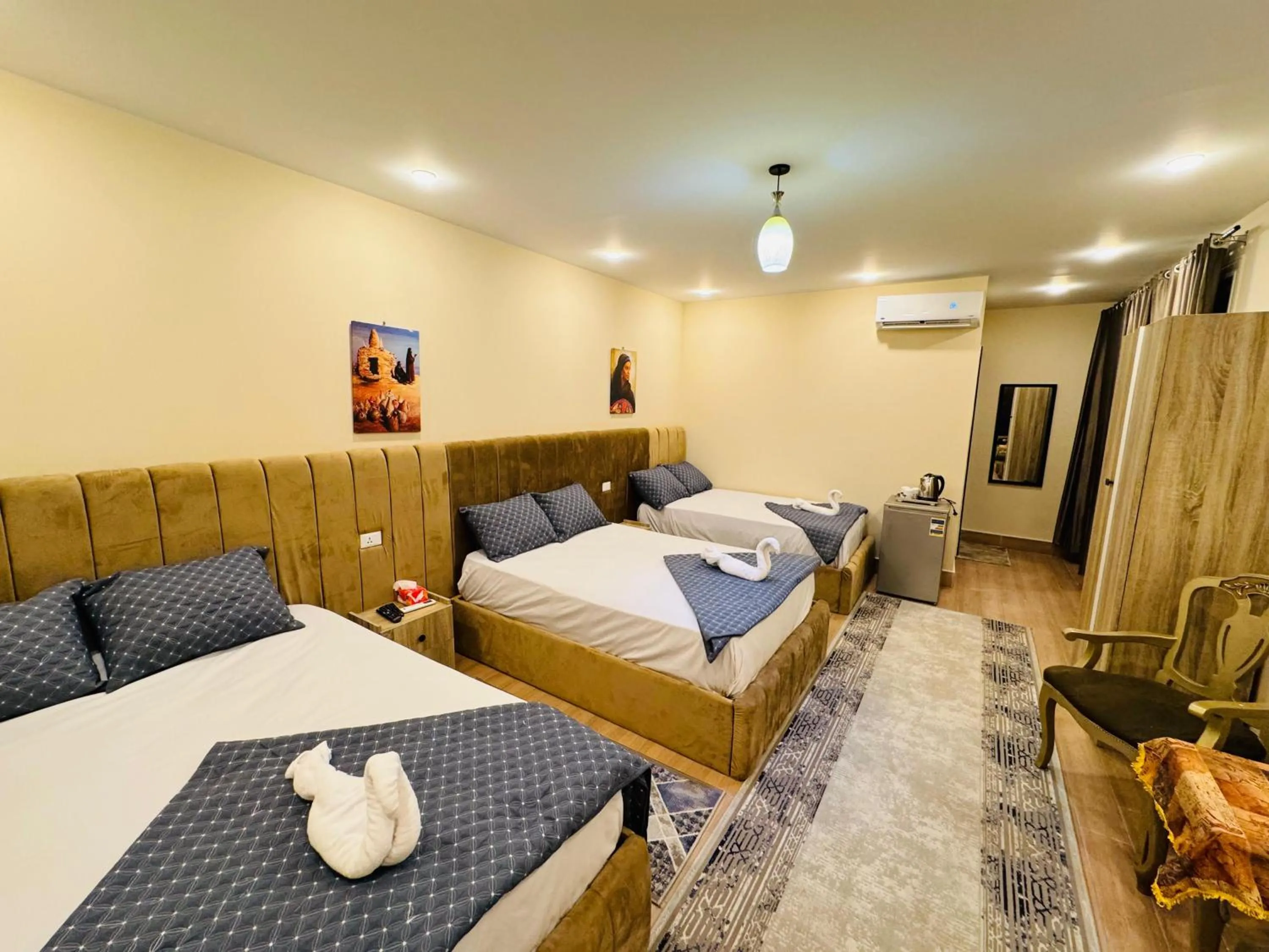 Bed in Sphinx palace pyramids view inn